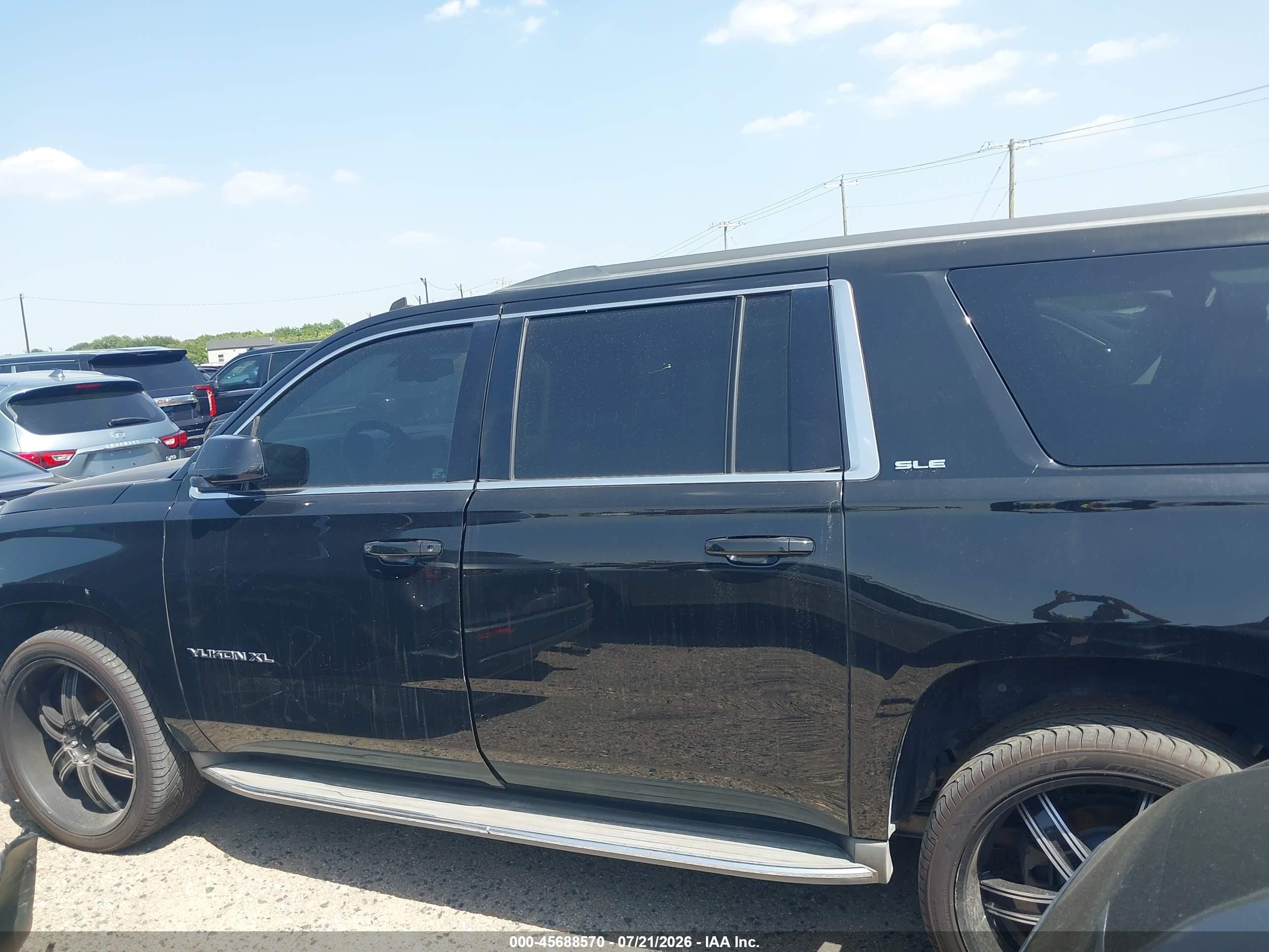 2015 Gmc Yukon Xl 1500 Sle Black vin: 1GKS2GKC5FR153792