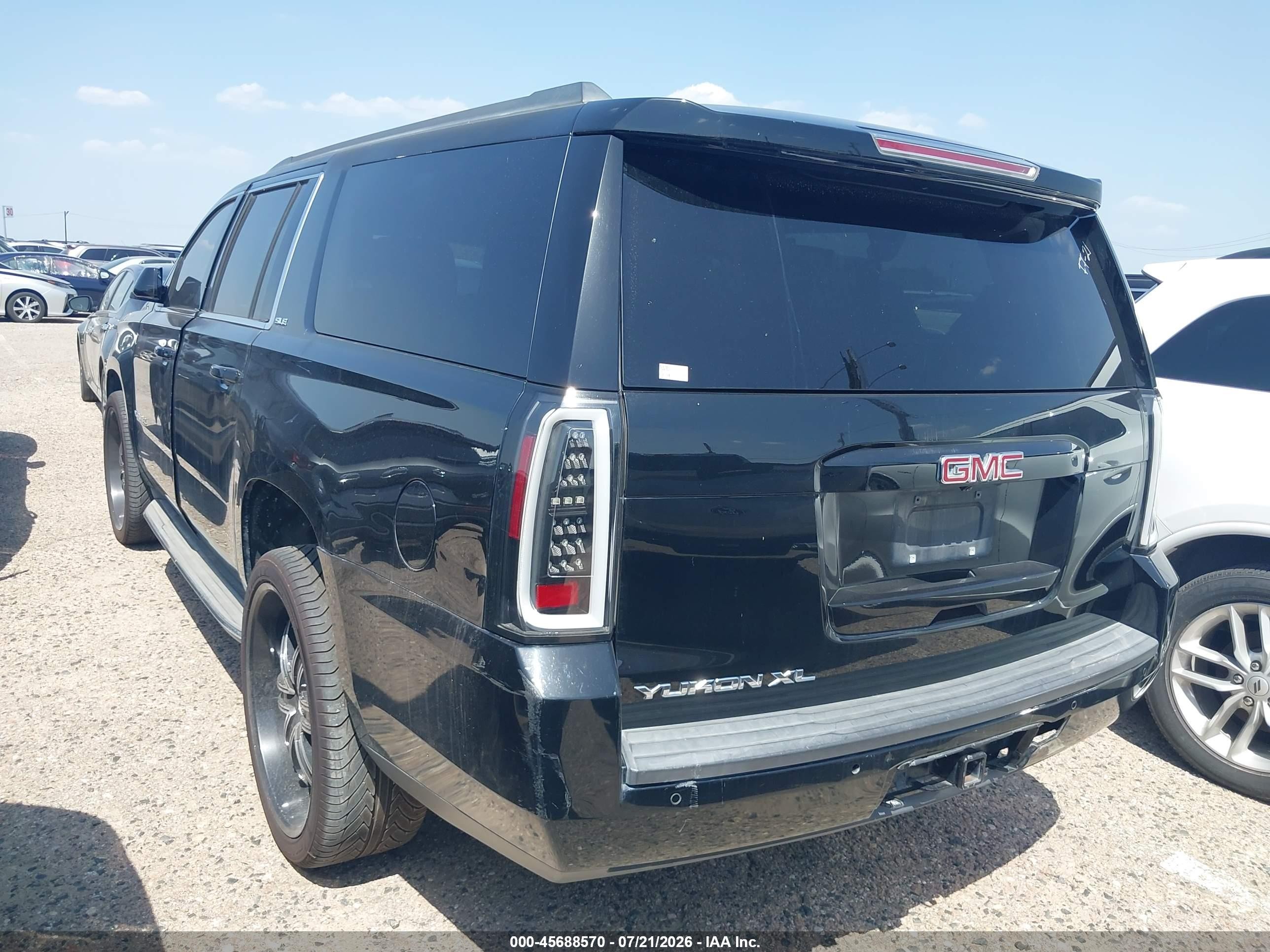 2015 Gmc Yukon Xl 1500 Sle Black vin: 1GKS2GKC5FR153792