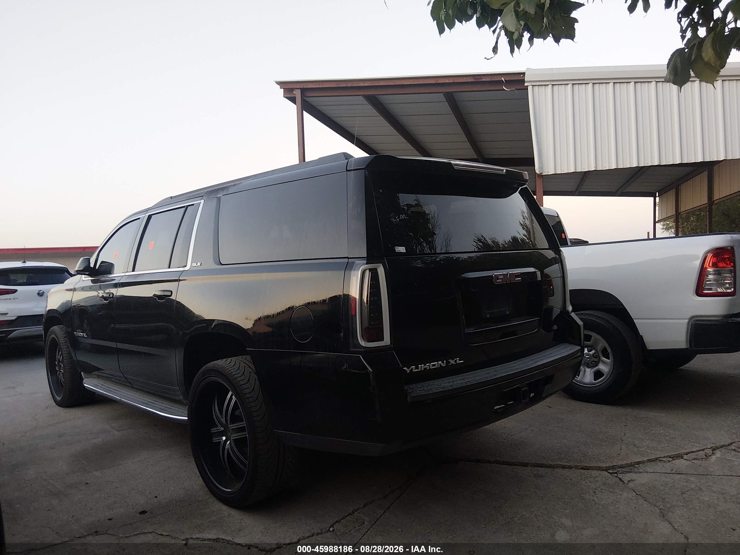 2015 Gmc Yukon Xl 1500 Sle Black vin: 1GKS2GKC5FR153792