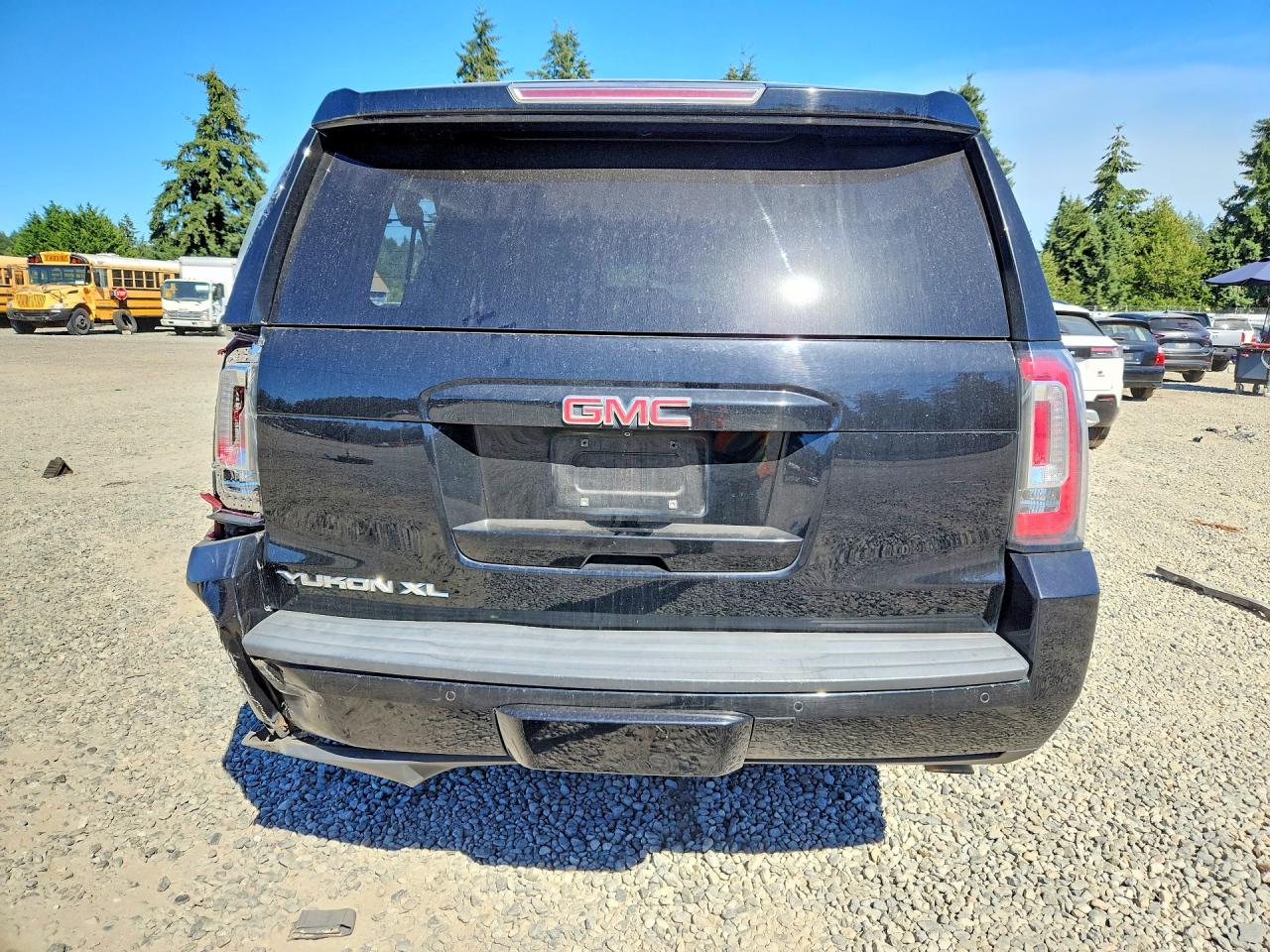 2015 Gmc Yukon Xl K1500 Sle Black vin: 1GKS2GKC6FR502393