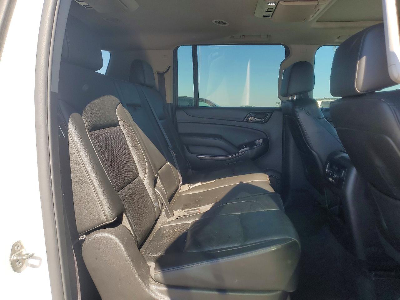 2016 Gmc Yukon Xl Denali White vin: 1GKS2GKC6GR269407