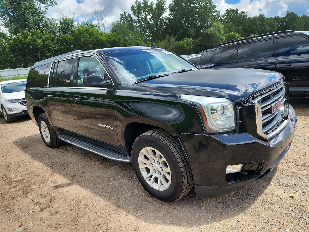 2015 Gmc Yukon Xl K1500 Sle Black vin: 1GKS2GKC8FR643644