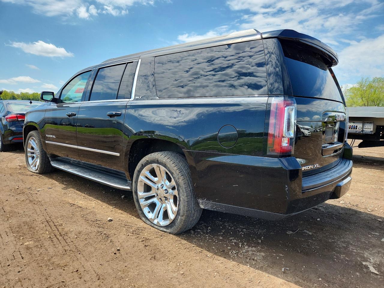 2018 Gmc Yukon Xl K1500 Slt Black vin: 1GKS2GKC9JR215302