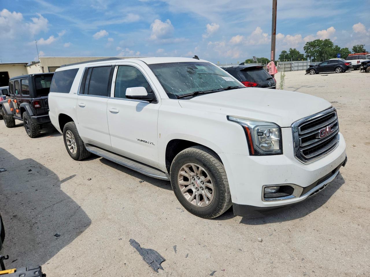 2015 Gmc Yukon Xl K1500 Sle White vin: 1GKS2GKCXFR131738