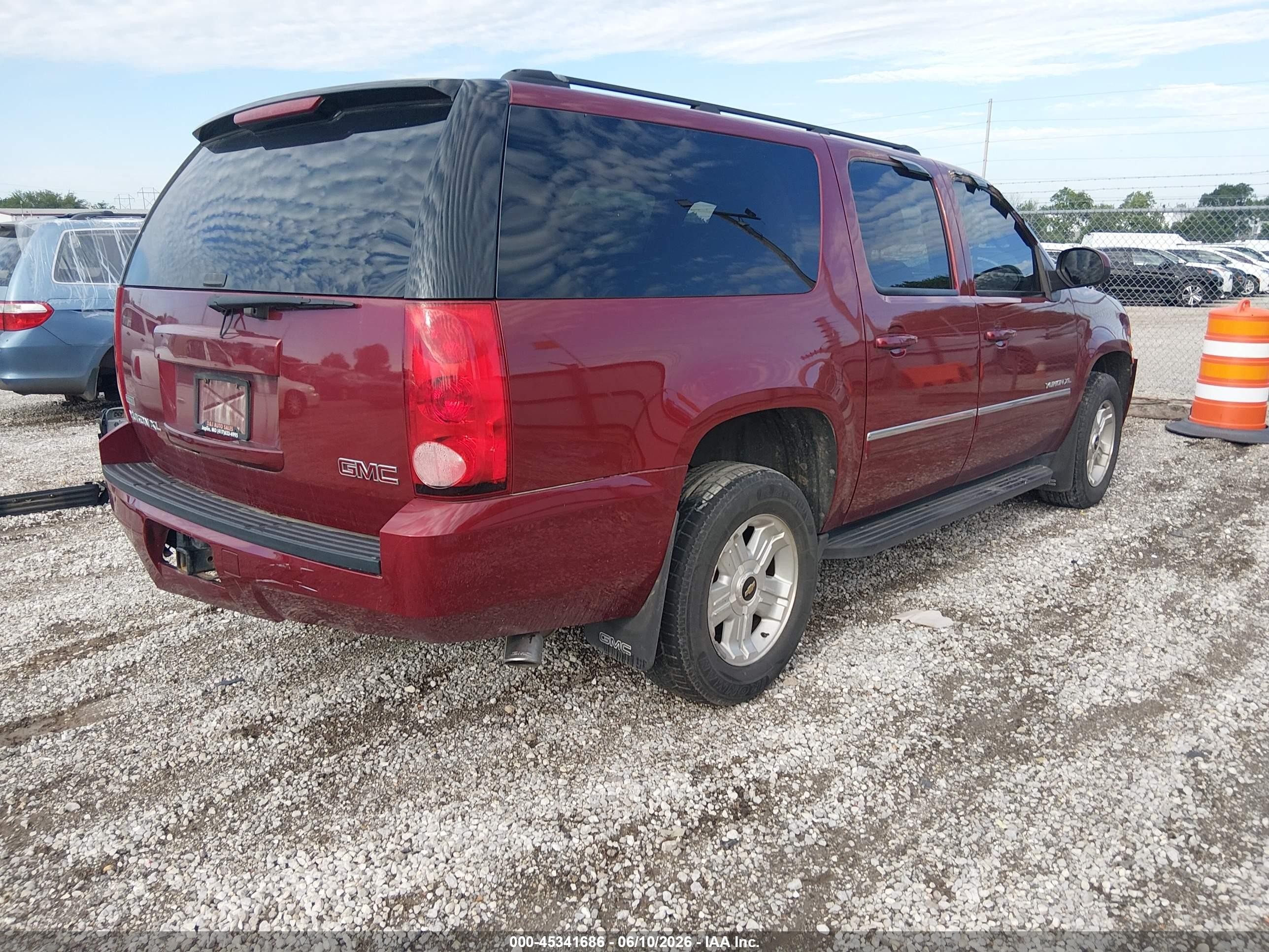 2011 Gmc Yukon Xl 1500 Sle Maroon vin: 1GKS2HE33BR210342