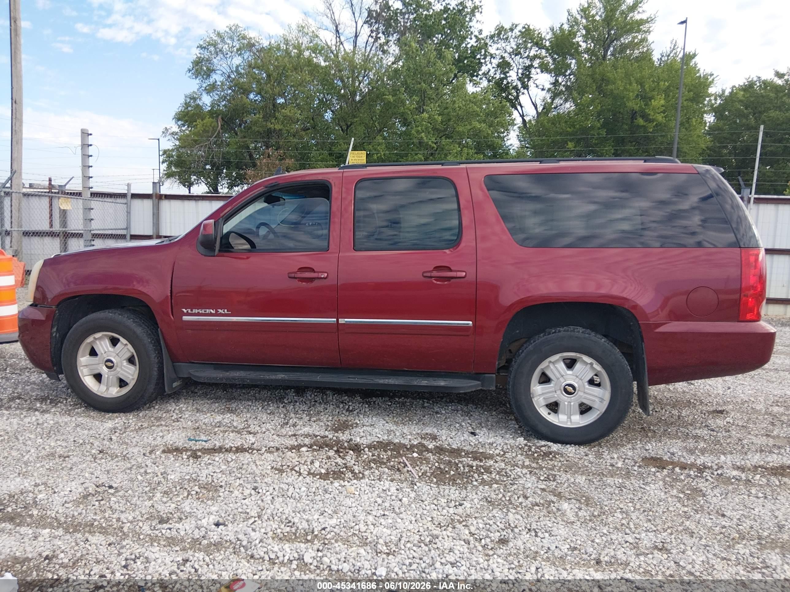 2011 Gmc Yukon Xl 1500 Sle Maroon vin: 1GKS2HE33BR210342