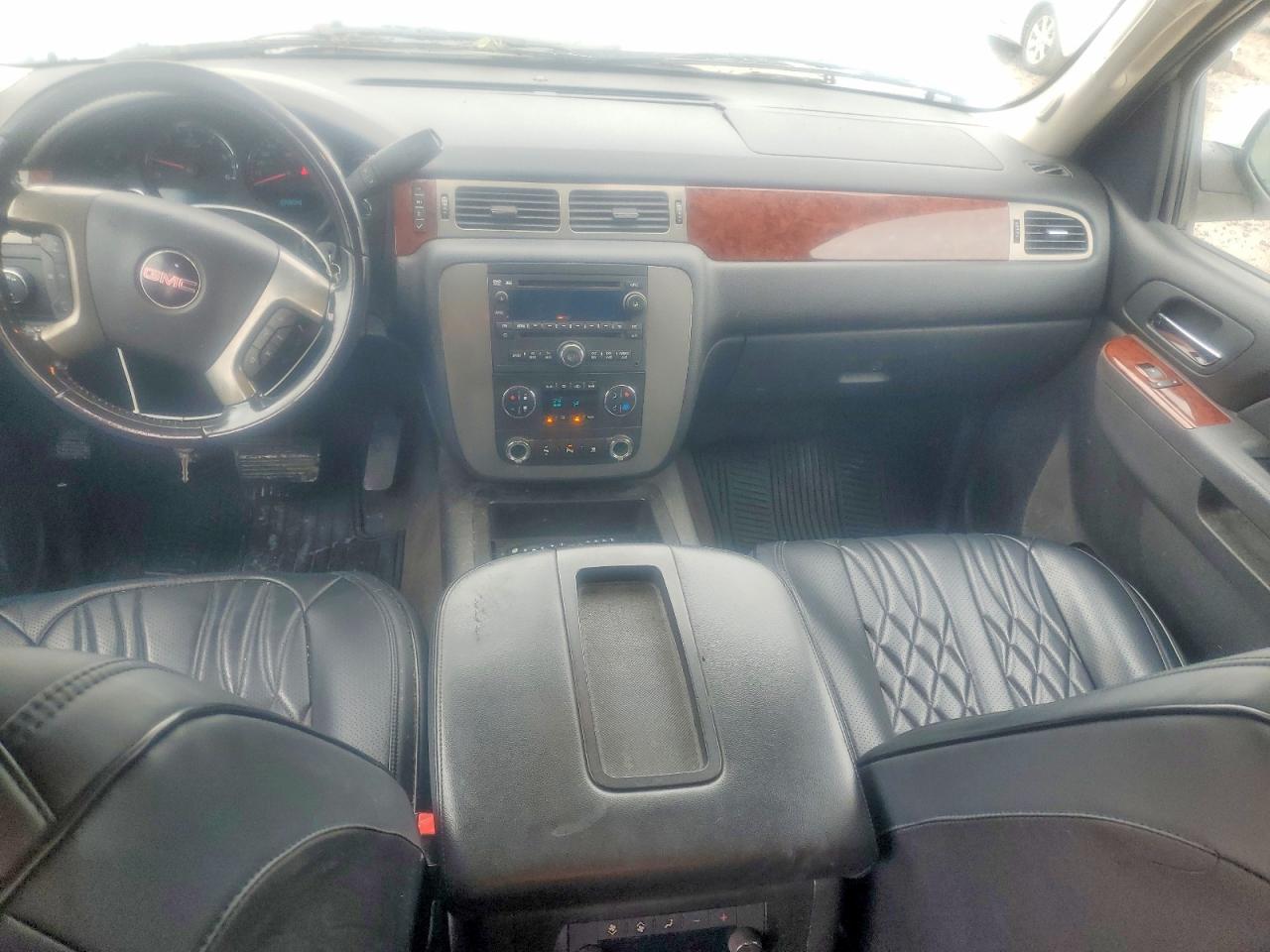 2011 Gmc Yukon Xl K1500 Sle Белый vin: 1GKS2HE38BR161638
