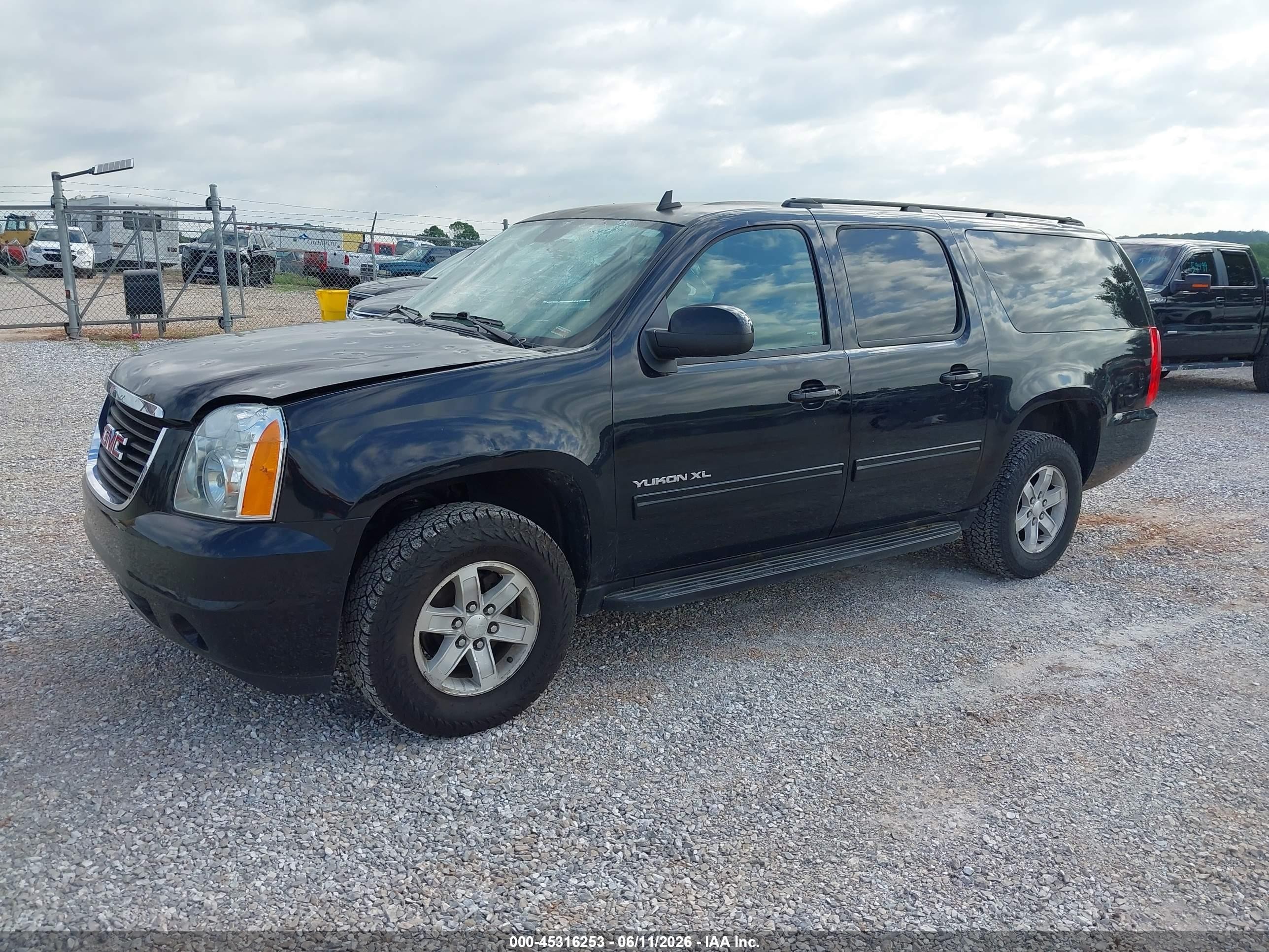 2014 Gmc Yukon Xl 1500 Sle Black vin: 1GKS2HE70ER212539