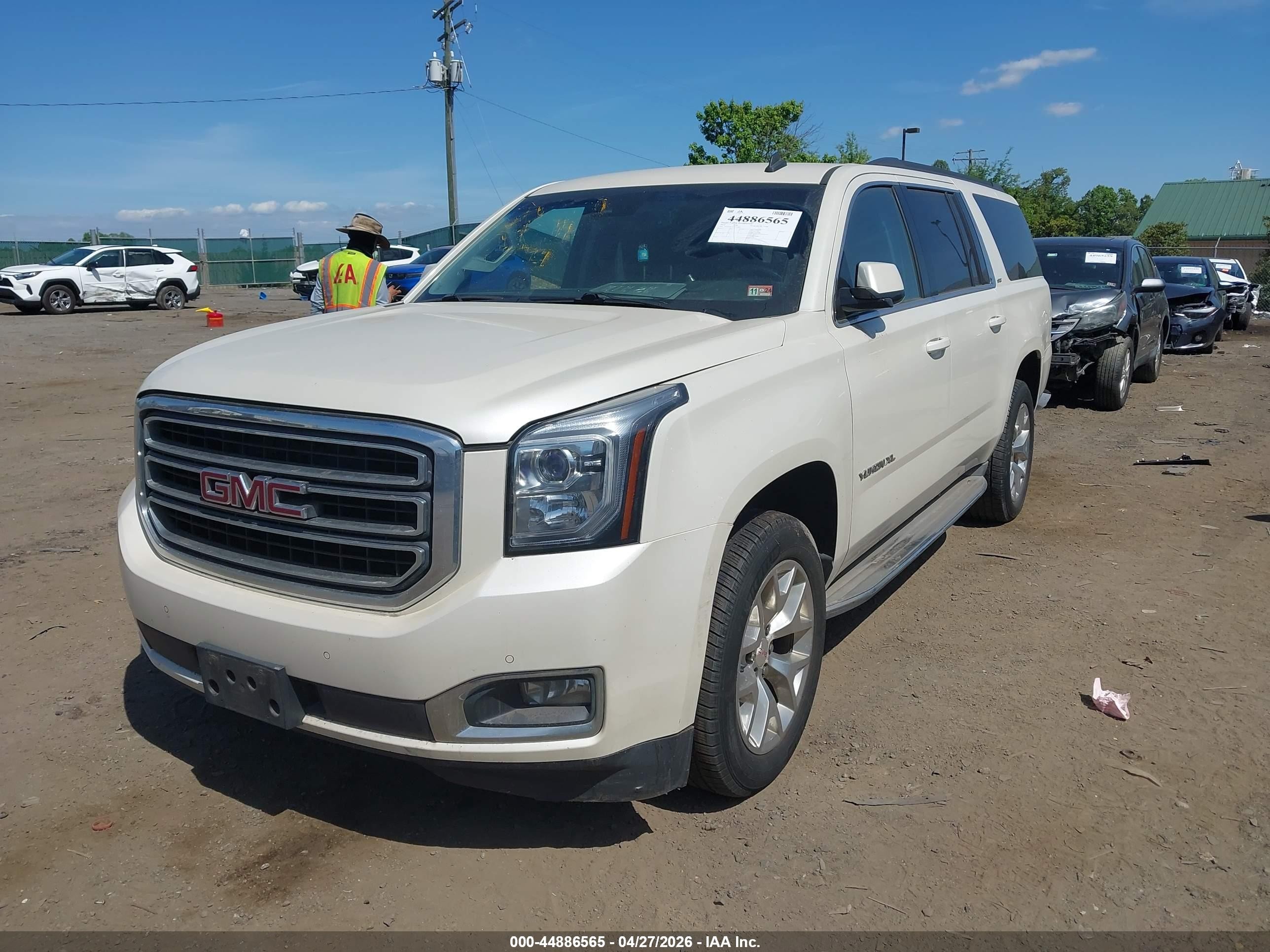 2015 Gmc Yukon Xl 1500 Slt White vin: 1GKS2HKC0FR197804