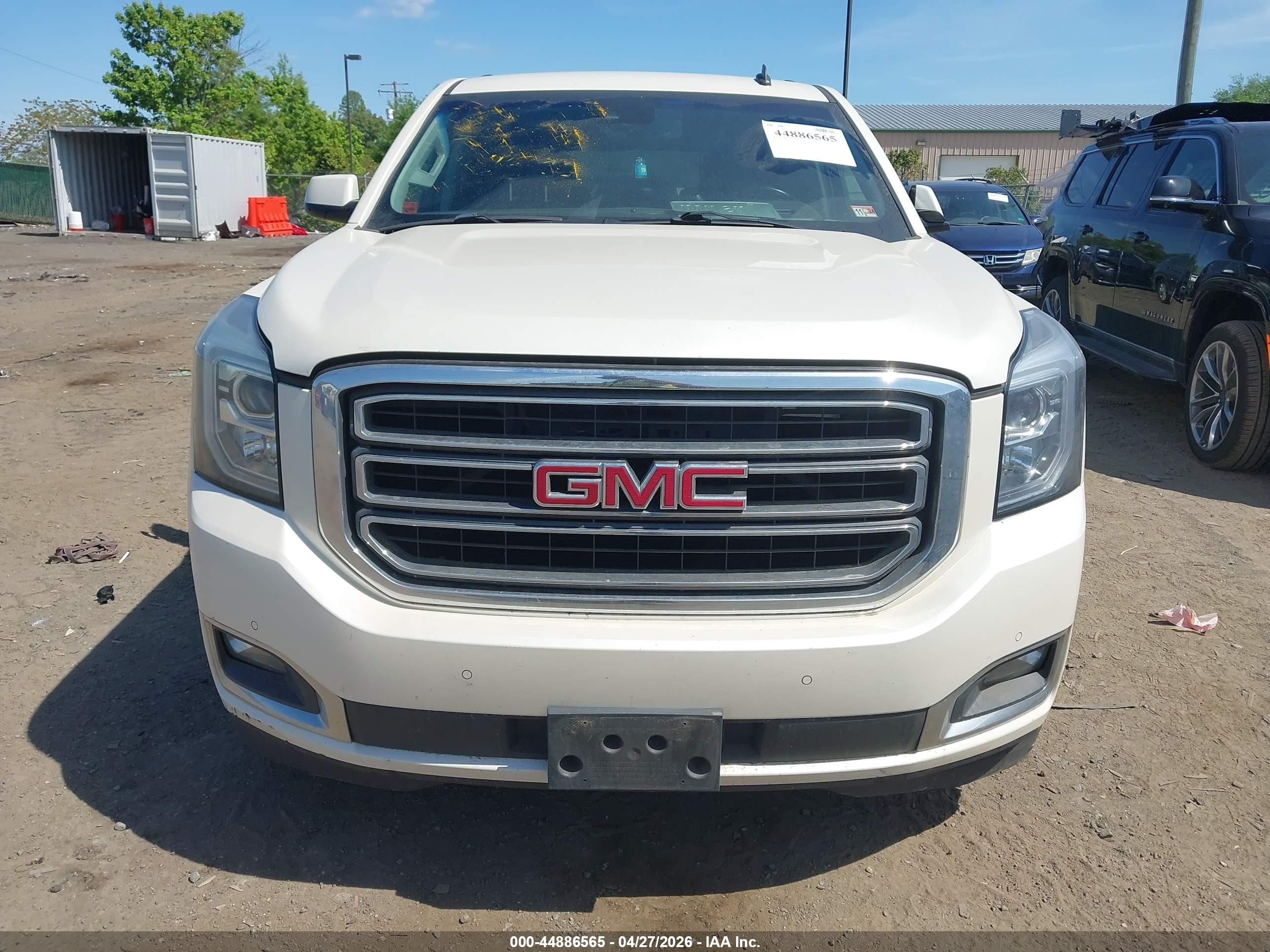 2015 Gmc Yukon Xl 1500 Slt White vin: 1GKS2HKC0FR197804