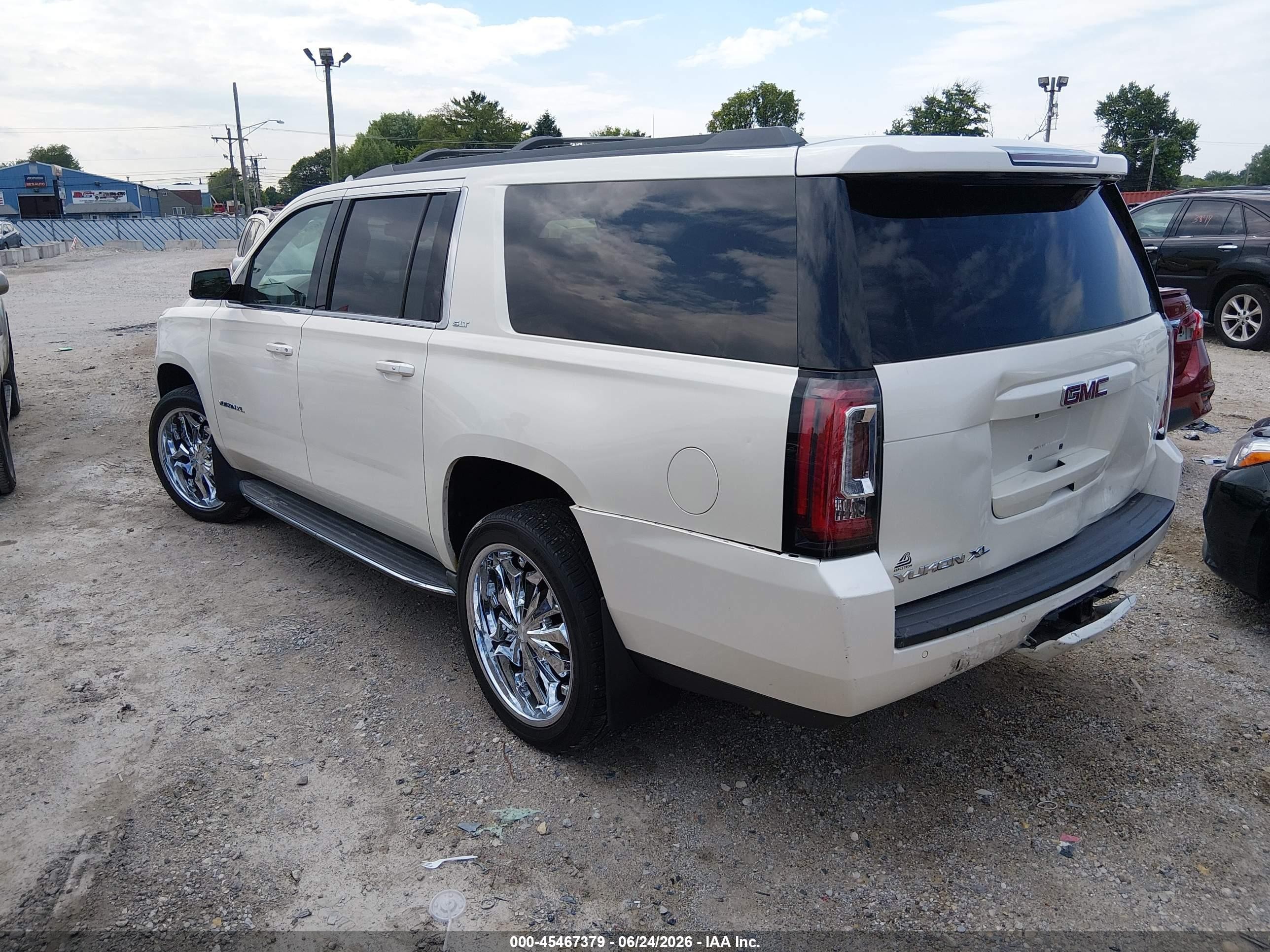 2015 Gmc Yukon Xl 1500 Slt White vin: 1GKS2HKC0FR663151