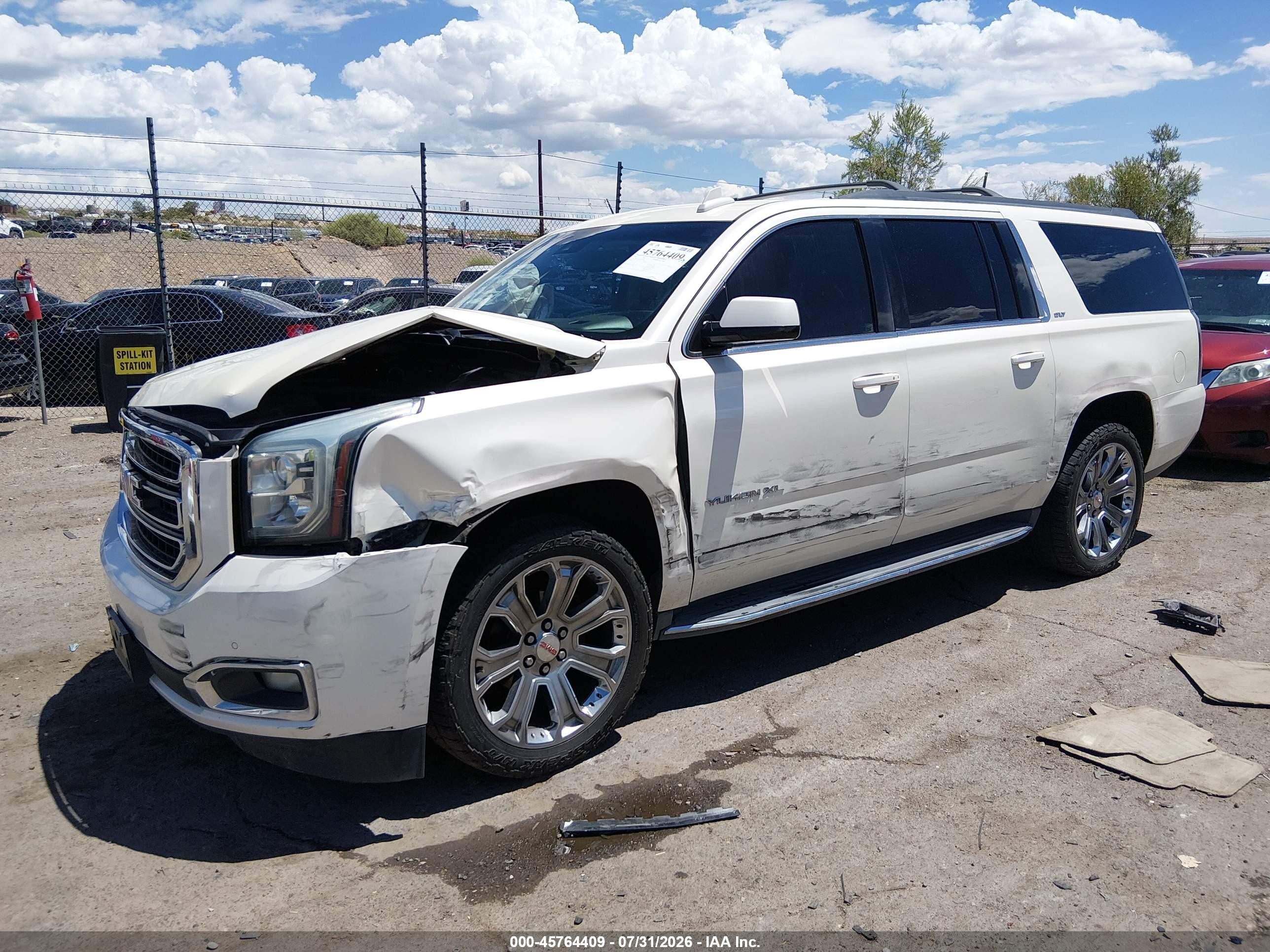 2015 Gmc Yukon Xl 1500 Slt Белый vin: 1GKS2HKC1FR195706