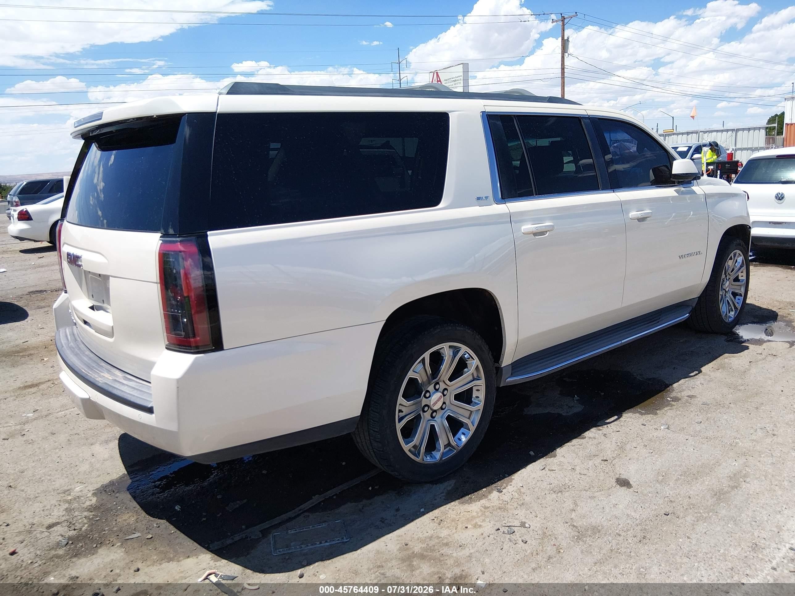 2015 Gmc Yukon Xl 1500 Slt Белый vin: 1GKS2HKC1FR195706