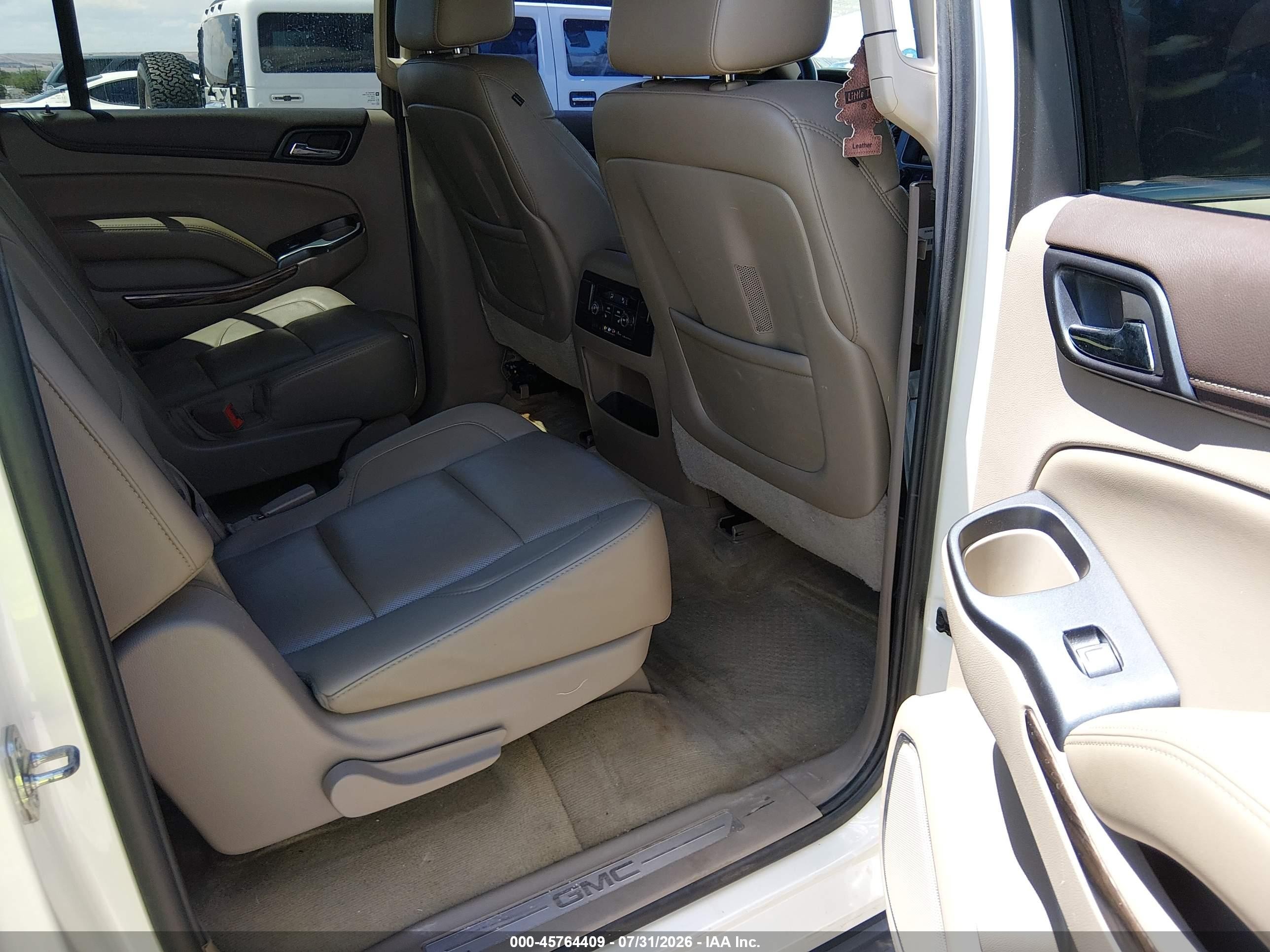 2015 Gmc Yukon Xl 1500 Slt Белый vin: 1GKS2HKC1FR195706