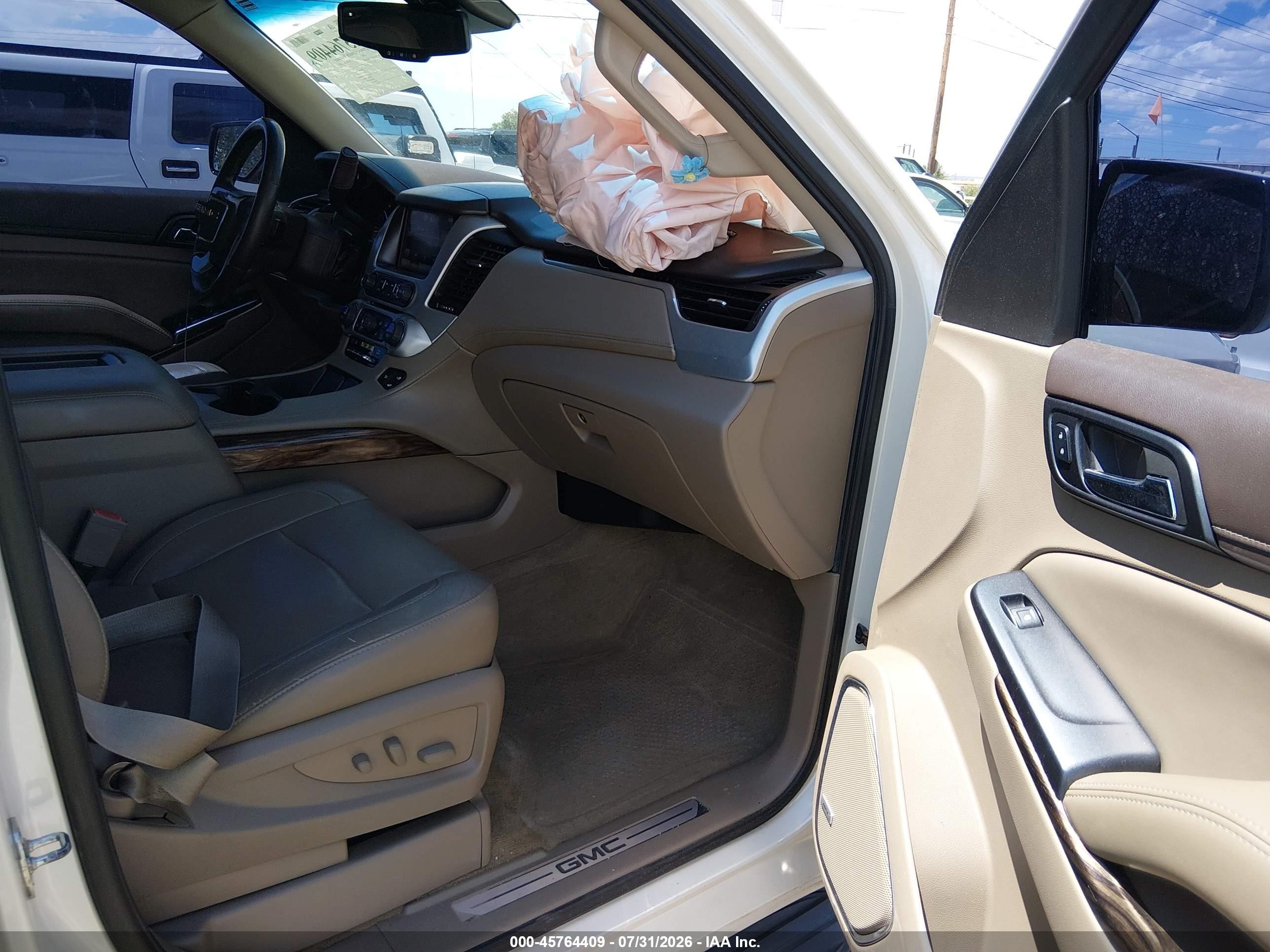 2015 Gmc Yukon Xl 1500 Slt Белый vin: 1GKS2HKC1FR195706
