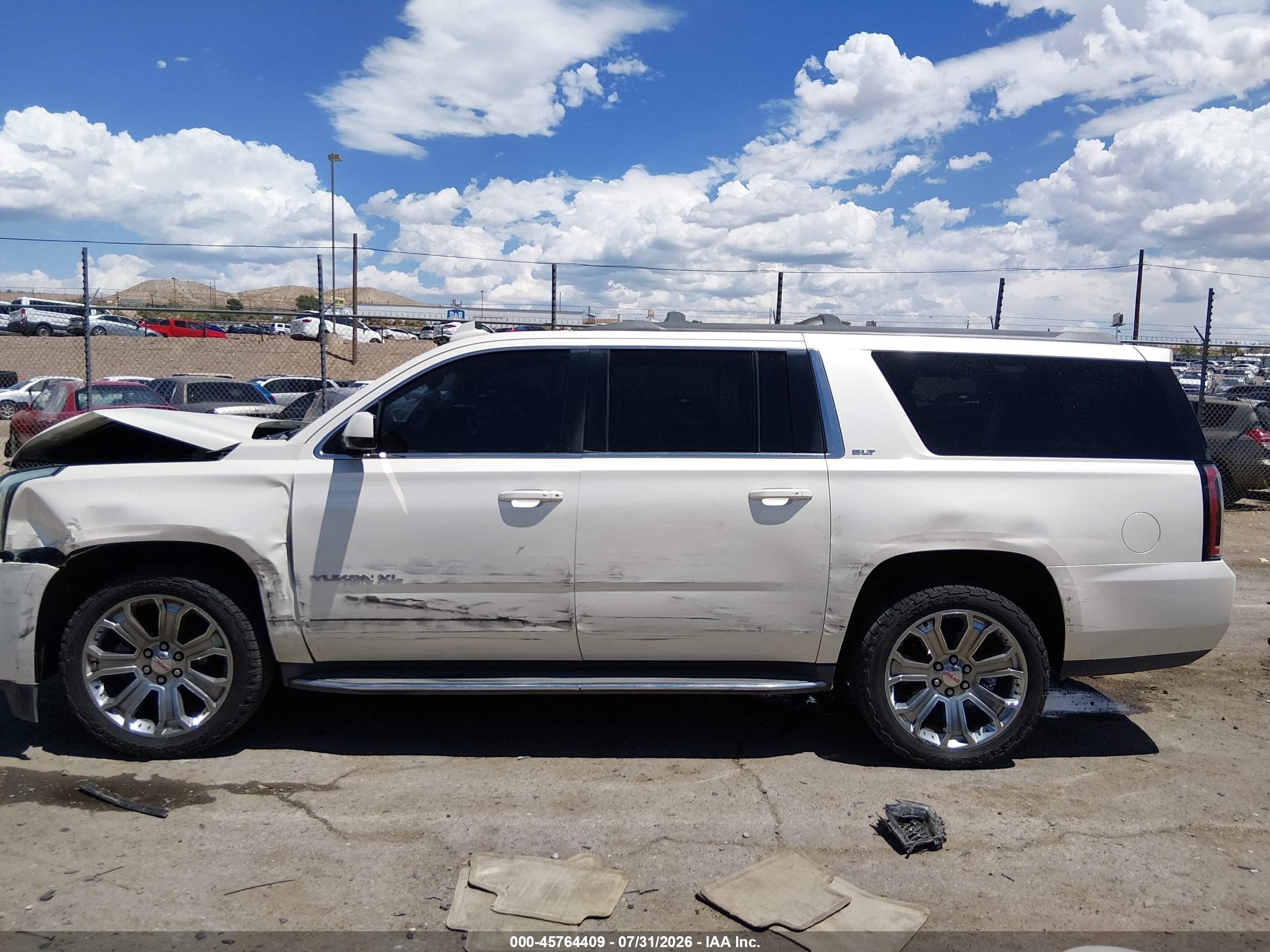 2015 Gmc Yukon Xl 1500 Slt Белый vin: 1GKS2HKC1FR195706