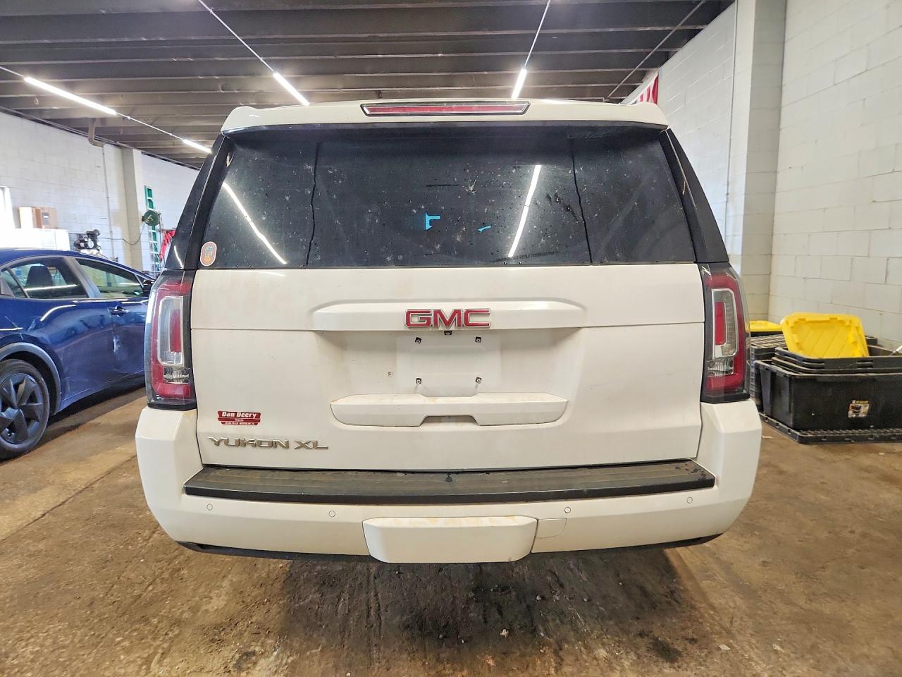2015 Gmc Yukon Xl K1500 Slt Белый vin: 1GKS2HKC1FR627954