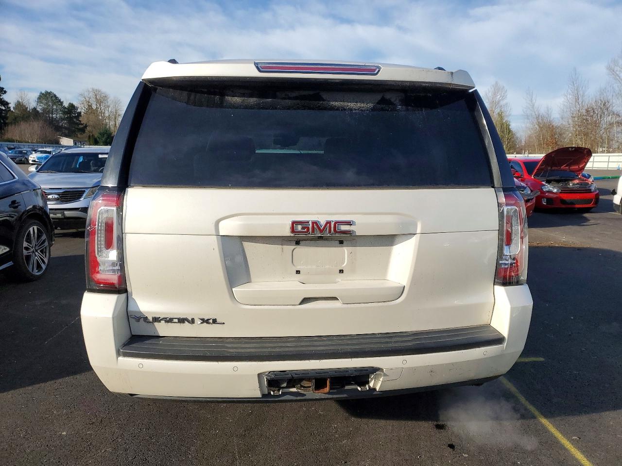 2015 Gmc Yukon Xl Белый vin: 1GKS2HKC2FR629079