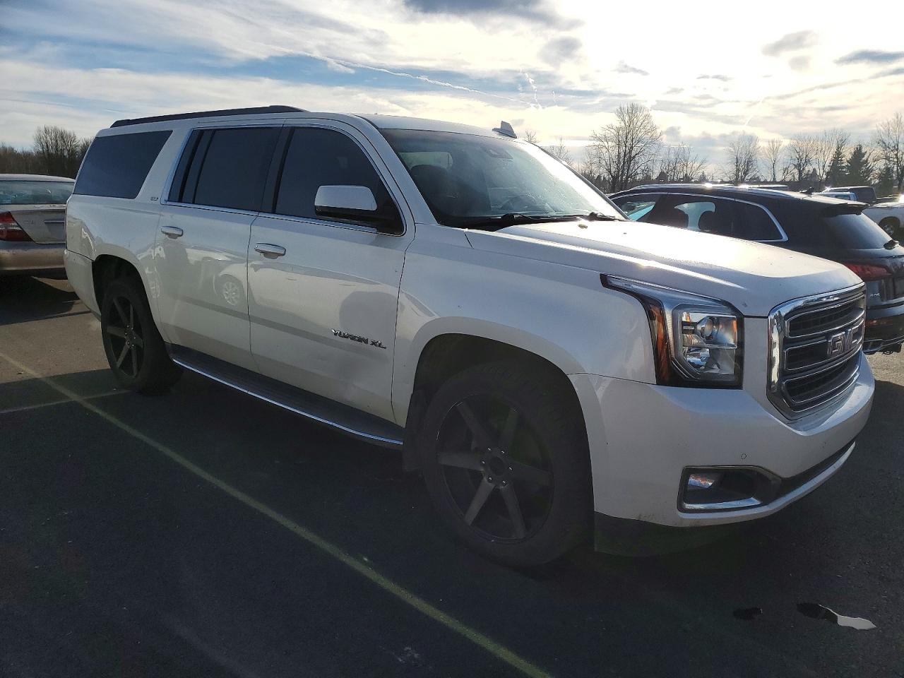 2015 Gmc Yukon Xl Белый vin: 1GKS2HKC2FR629079