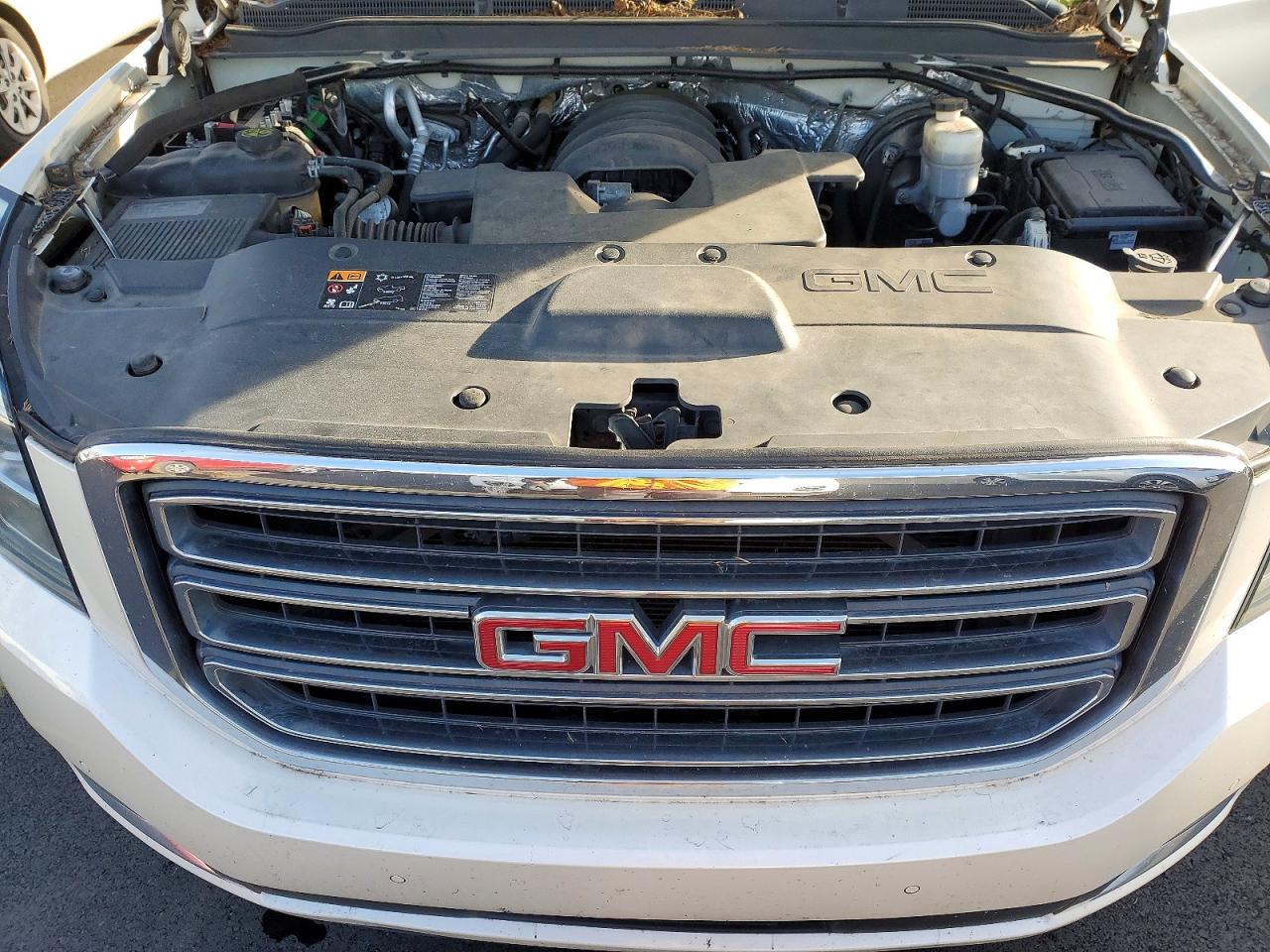 2015 Gmc Yukon Xl Белый vin: 1GKS2HKC2FR629079