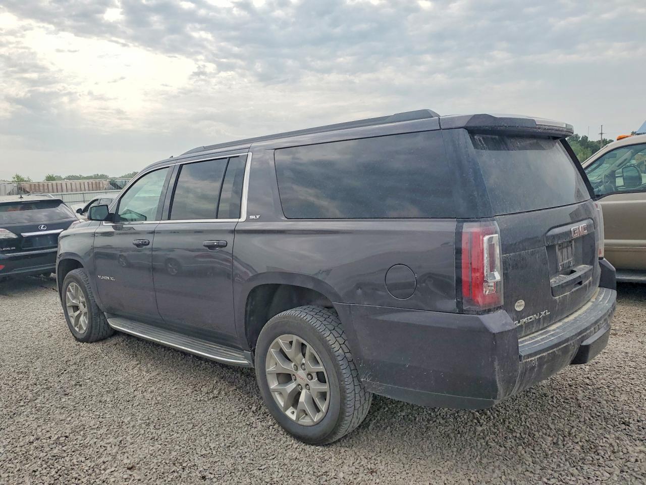2015 Gmc Yukon Xl K1500 Slt Black vin: 1GKS2HKC3FR650314