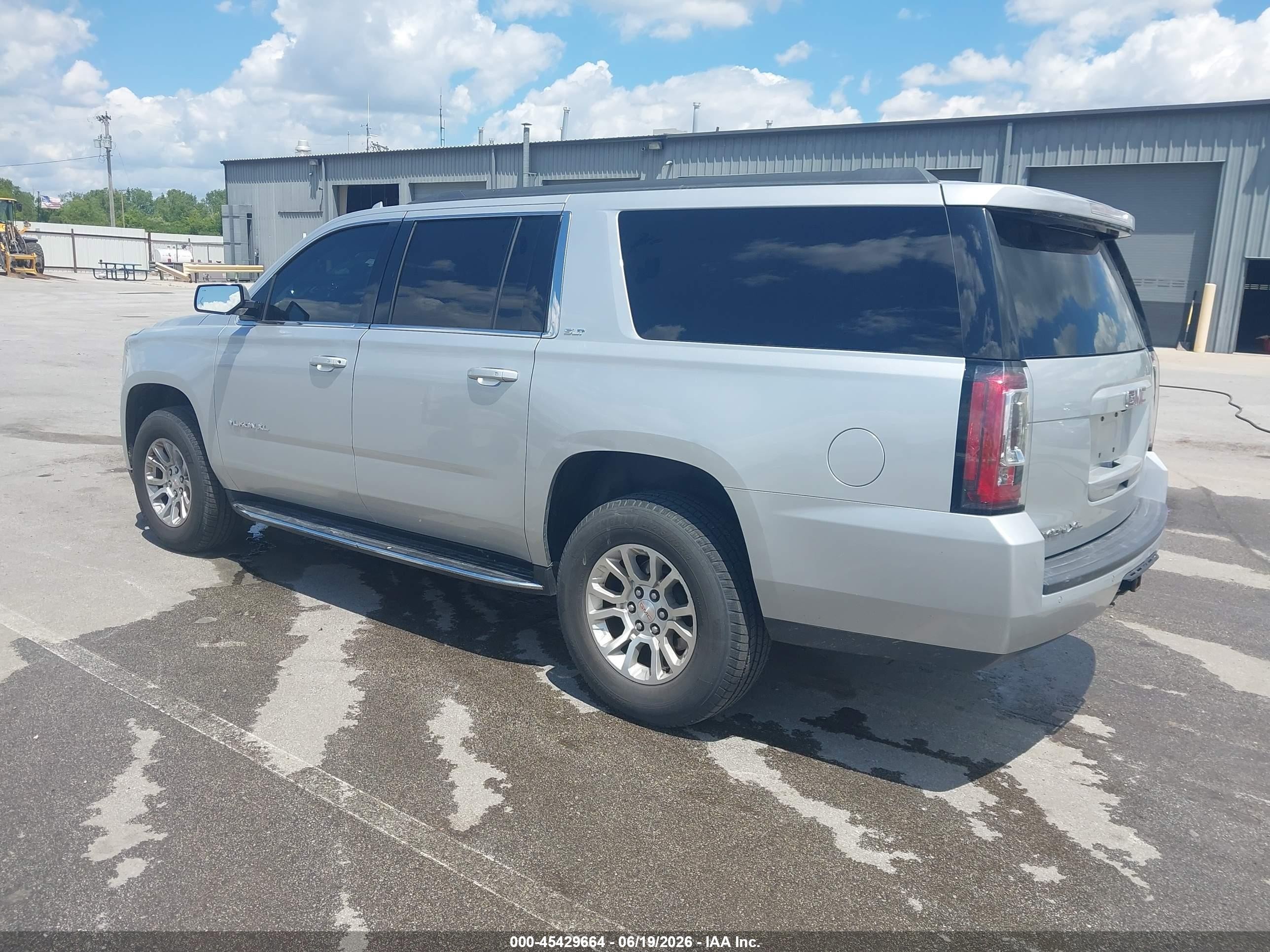 2015 Gmc Yukon Xl 1500 Slt Silver vin: 1GKS2HKC3FR694457