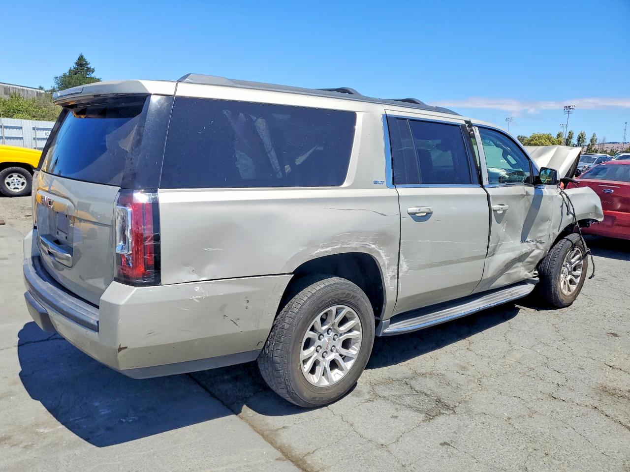 2015 Gmc Yukon Xl K1500 Slt Желто-коричневый vin: 1GKS2HKC3FR699674