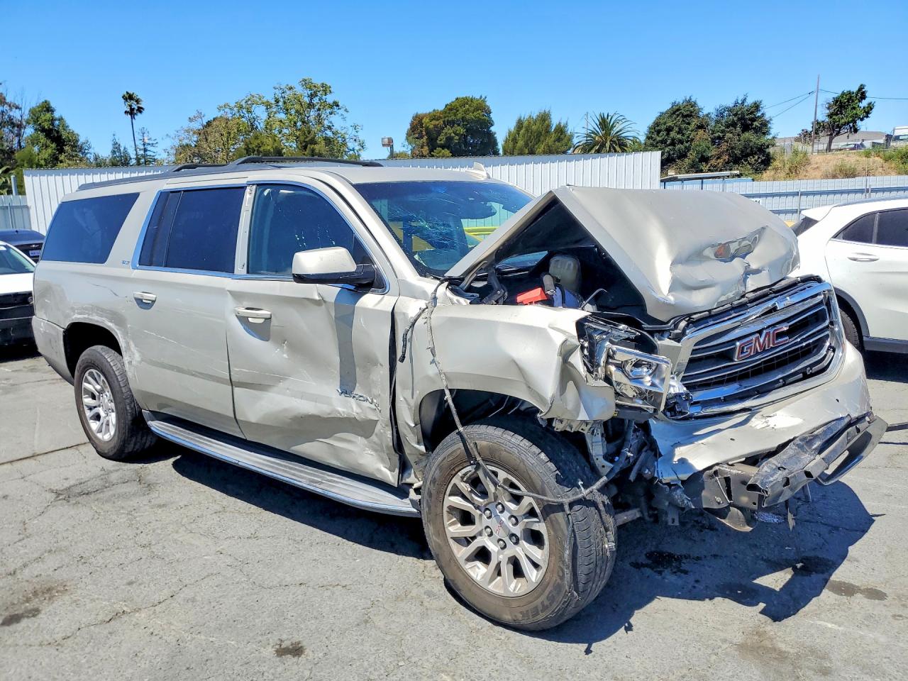 2015 Gmc Yukon Xl K1500 Slt Желто-коричневый vin: 1GKS2HKC3FR699674