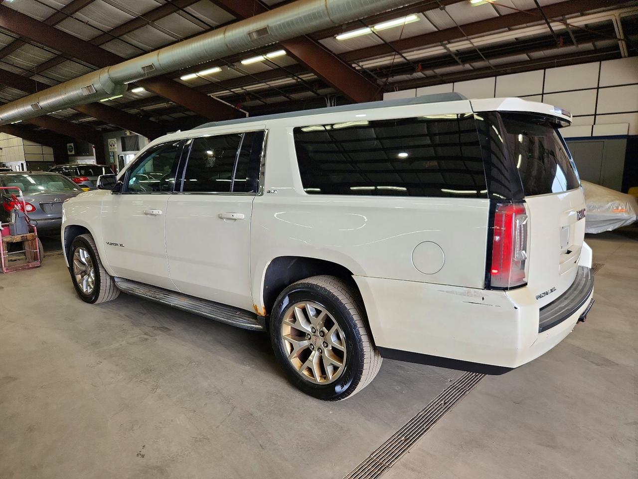 2015 Gmc Yukon Xl K1500 Slt White vin: 1GKS2HKC4FR531199