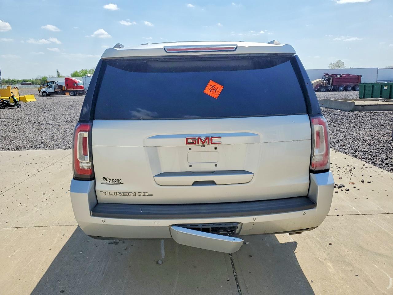 2015 Gmc Yukon Xl K1500 Slt Silver vin: 1GKS2HKC4FR611389