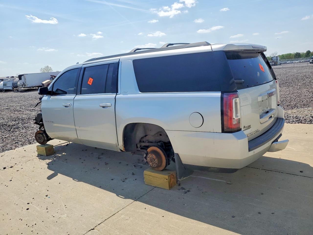 2015 Gmc Yukon Xl K1500 Slt Silver vin: 1GKS2HKC4FR611389