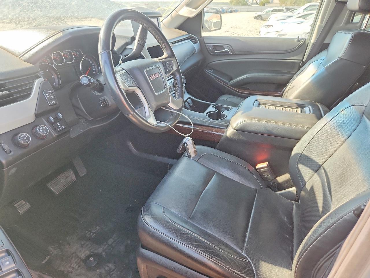 2015 Gmc Yukon Xl K1500 Slt Серебряный vin: 1GKS2HKC4FR659989