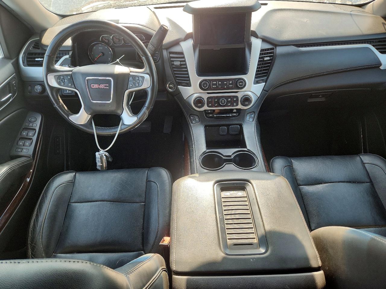 2015 Gmc Yukon Xl K1500 Slt Серебряный vin: 1GKS2HKC4FR659989