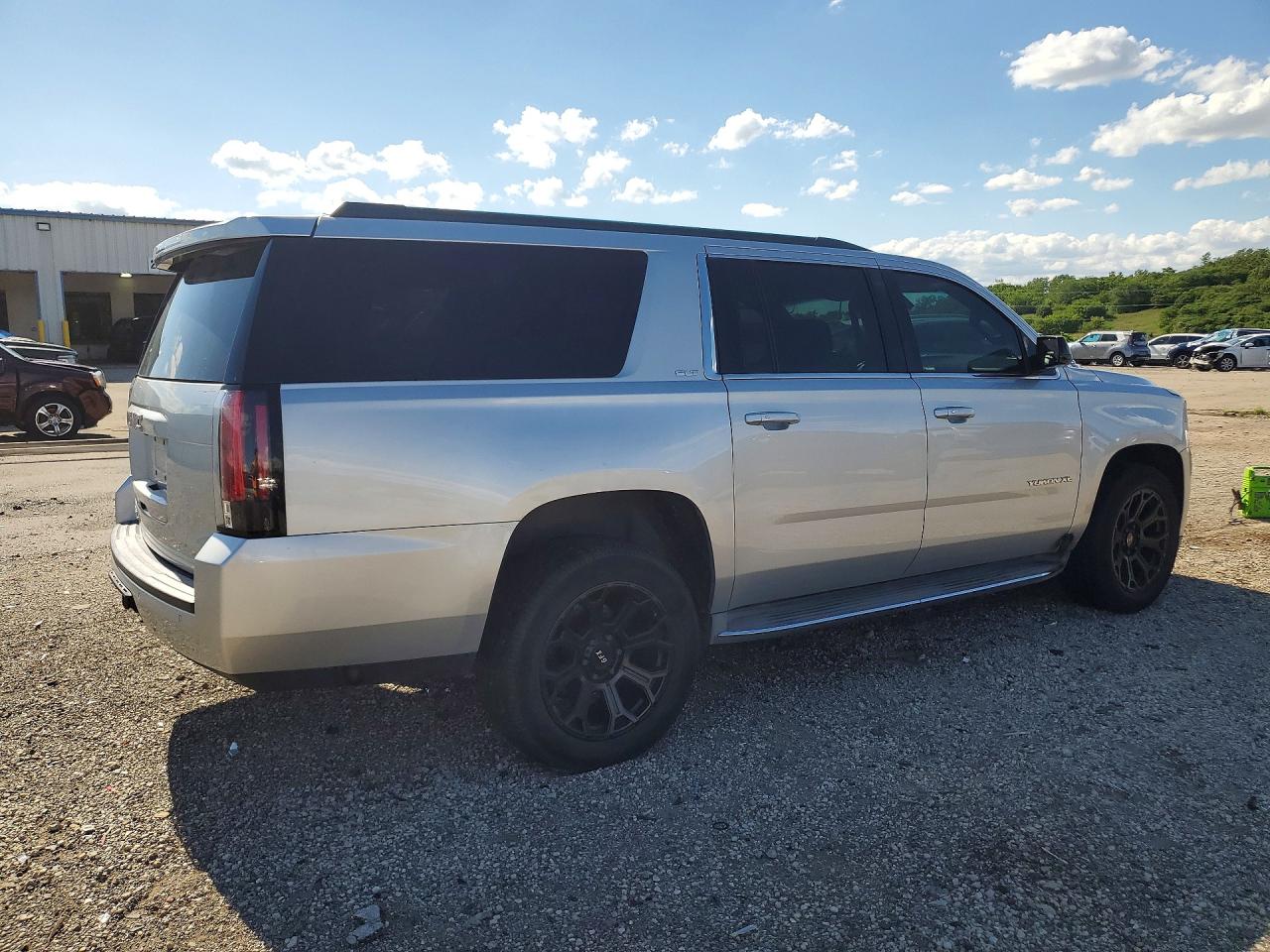 2015 Gmc Yukon Xl K1500 Slt Silver vin: 1GKS2HKC5FR176009