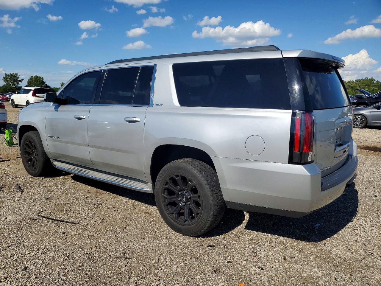 2015 Gmc Yukon Xl K1500 Slt Silver vin: 1GKS2HKC5FR176009