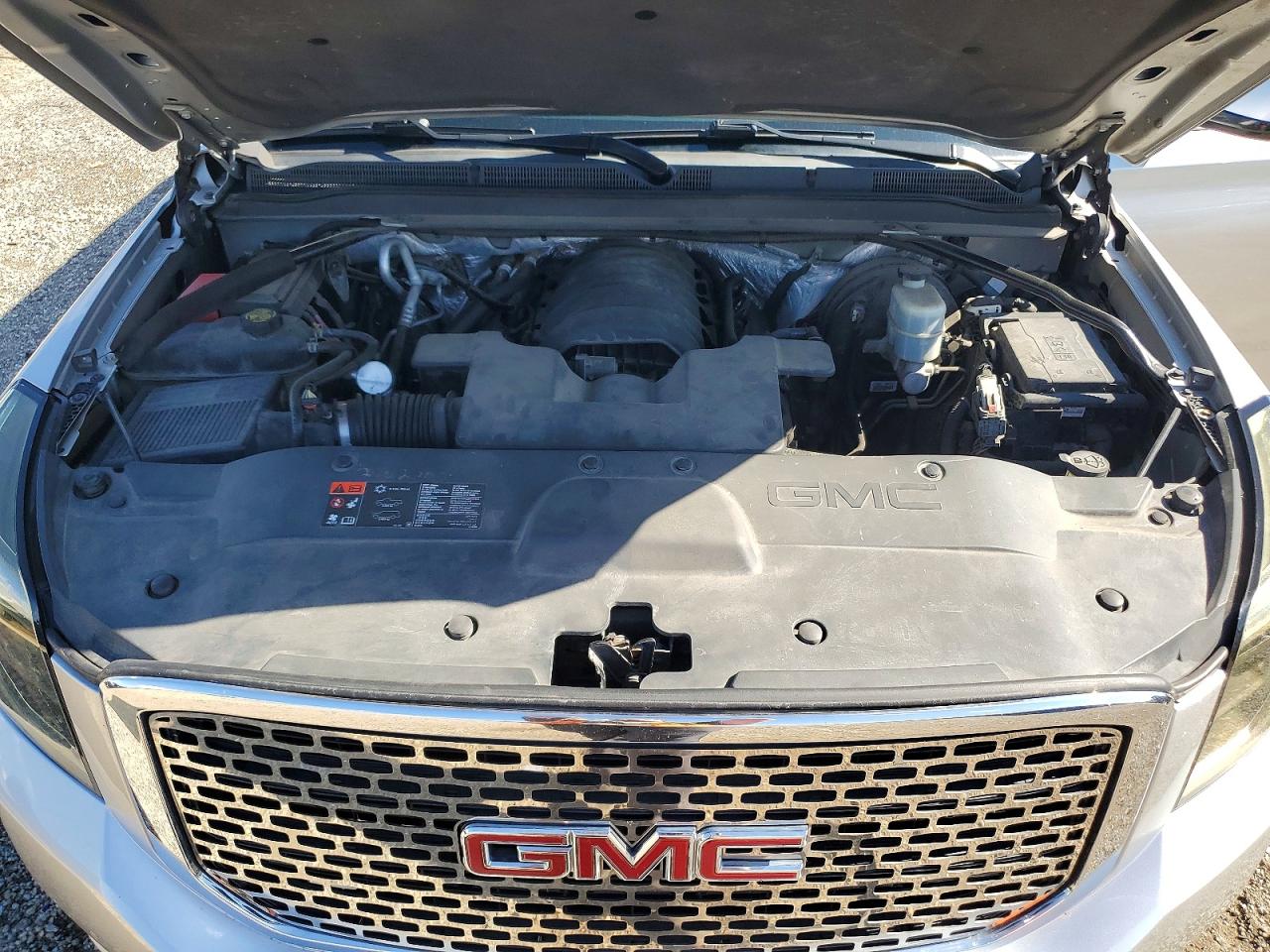 2015 Gmc Yukon Xl K1500 Slt Silver vin: 1GKS2HKC5FR176009