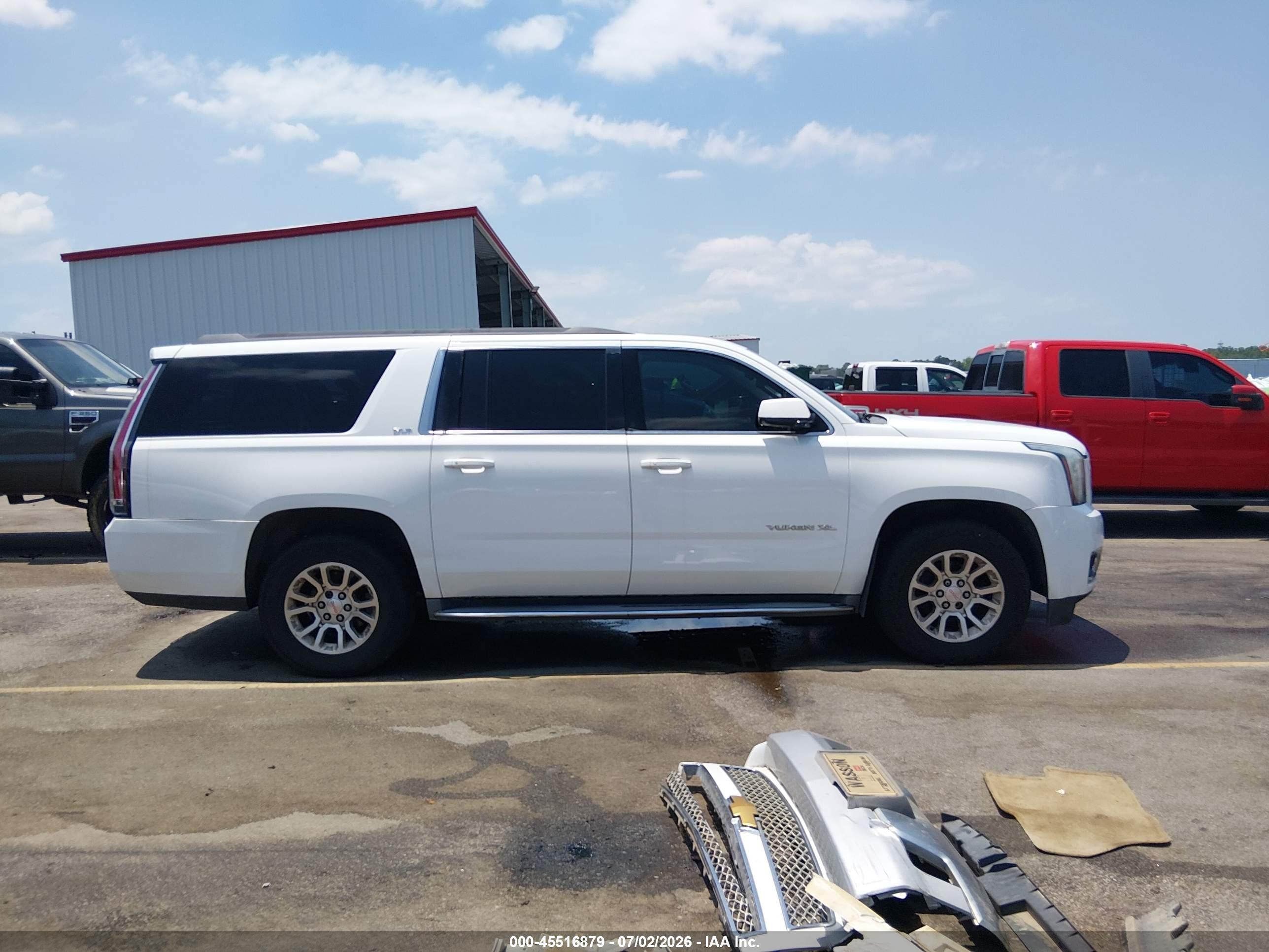 2015 Gmc Yukon Xl 1500 Slt White vin: 1GKS2HKC6FR205422