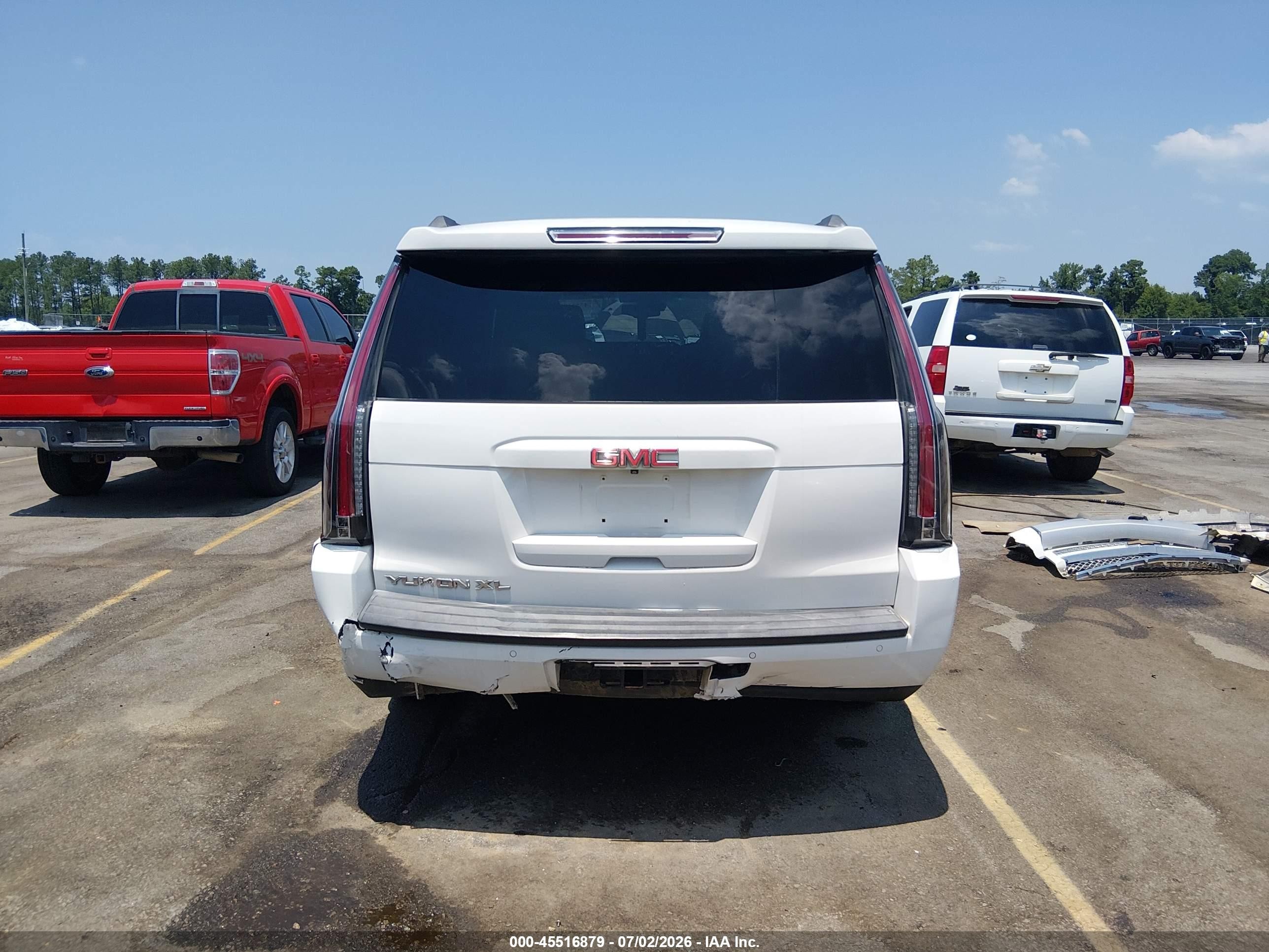 2015 Gmc Yukon Xl 1500 Slt White vin: 1GKS2HKC6FR205422