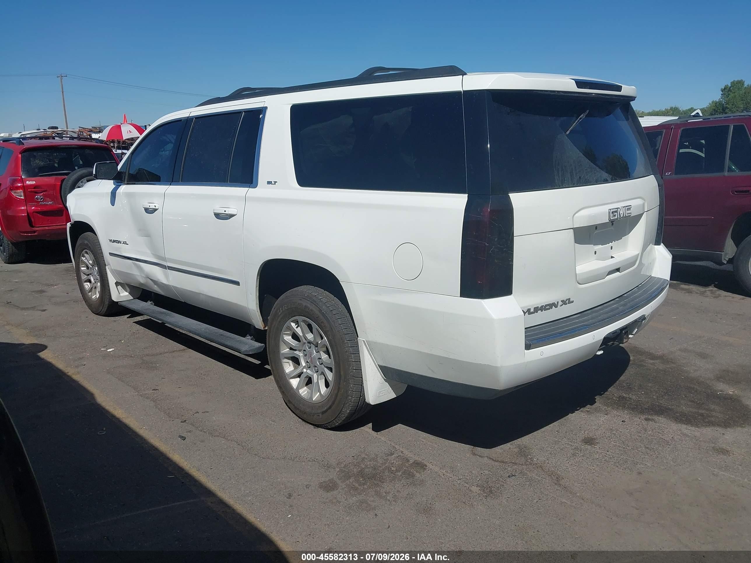 2015 Gmc Yukon Xl 1500 Slt White vin: 1GKS2HKC6FR230160