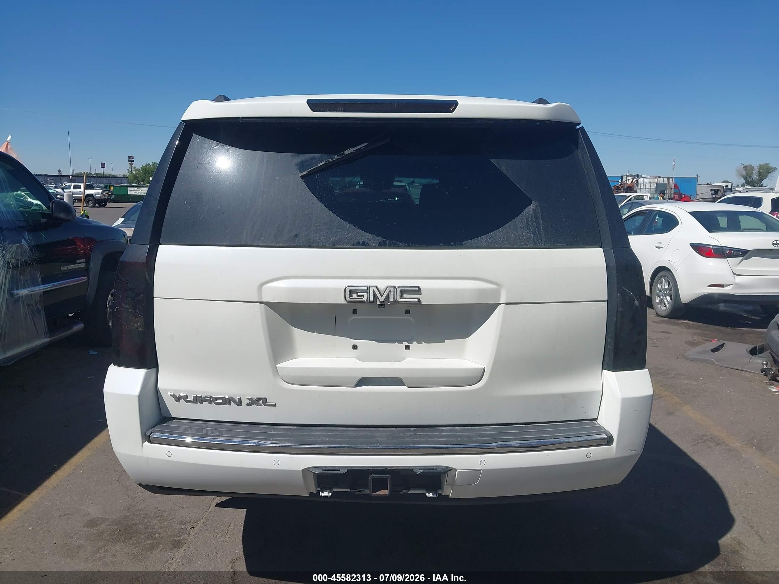 2015 Gmc Yukon Xl 1500 Slt White vin: 1GKS2HKC6FR230160