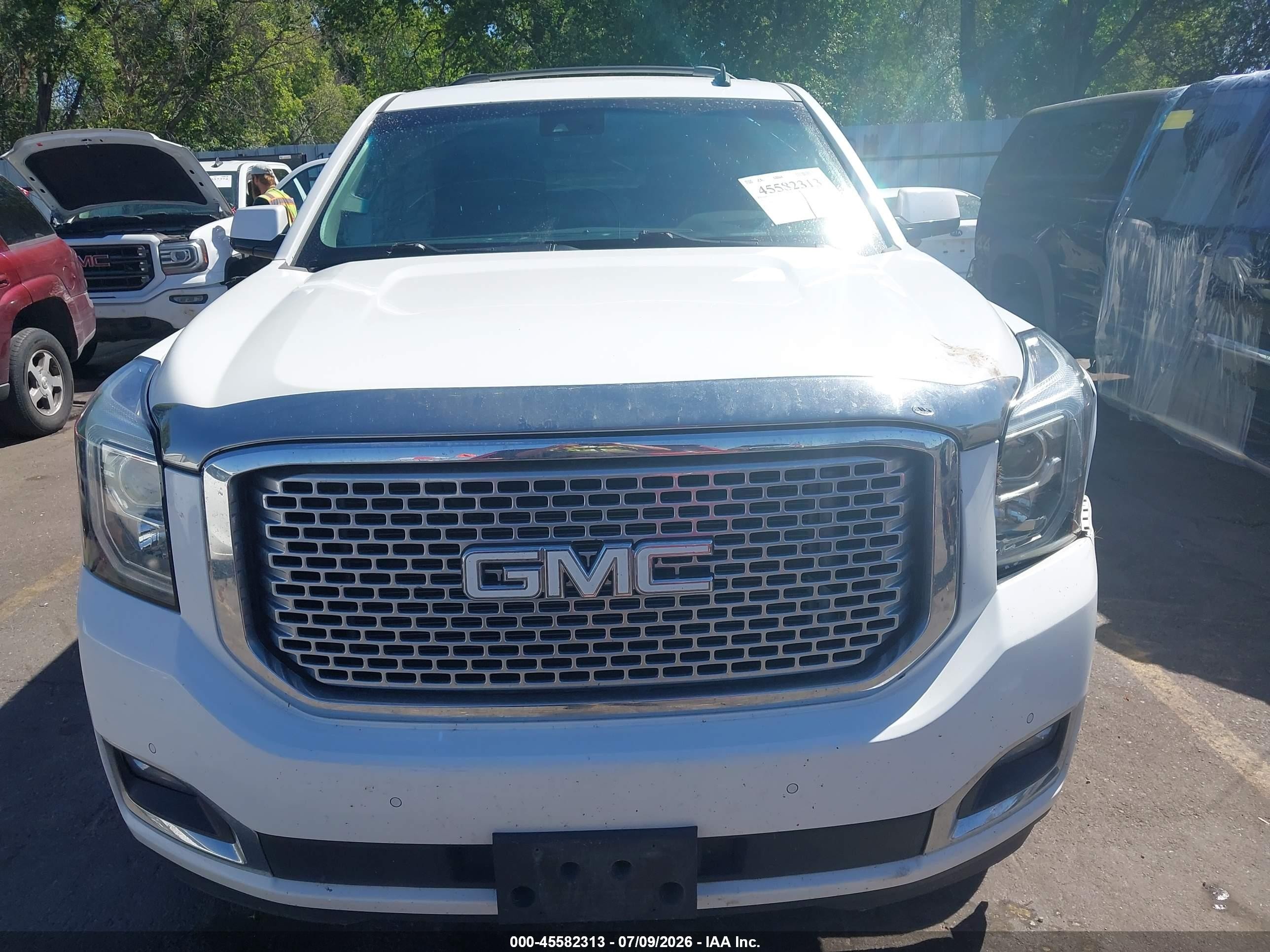 2015 Gmc Yukon Xl 1500 Slt White vin: 1GKS2HKC6FR230160
