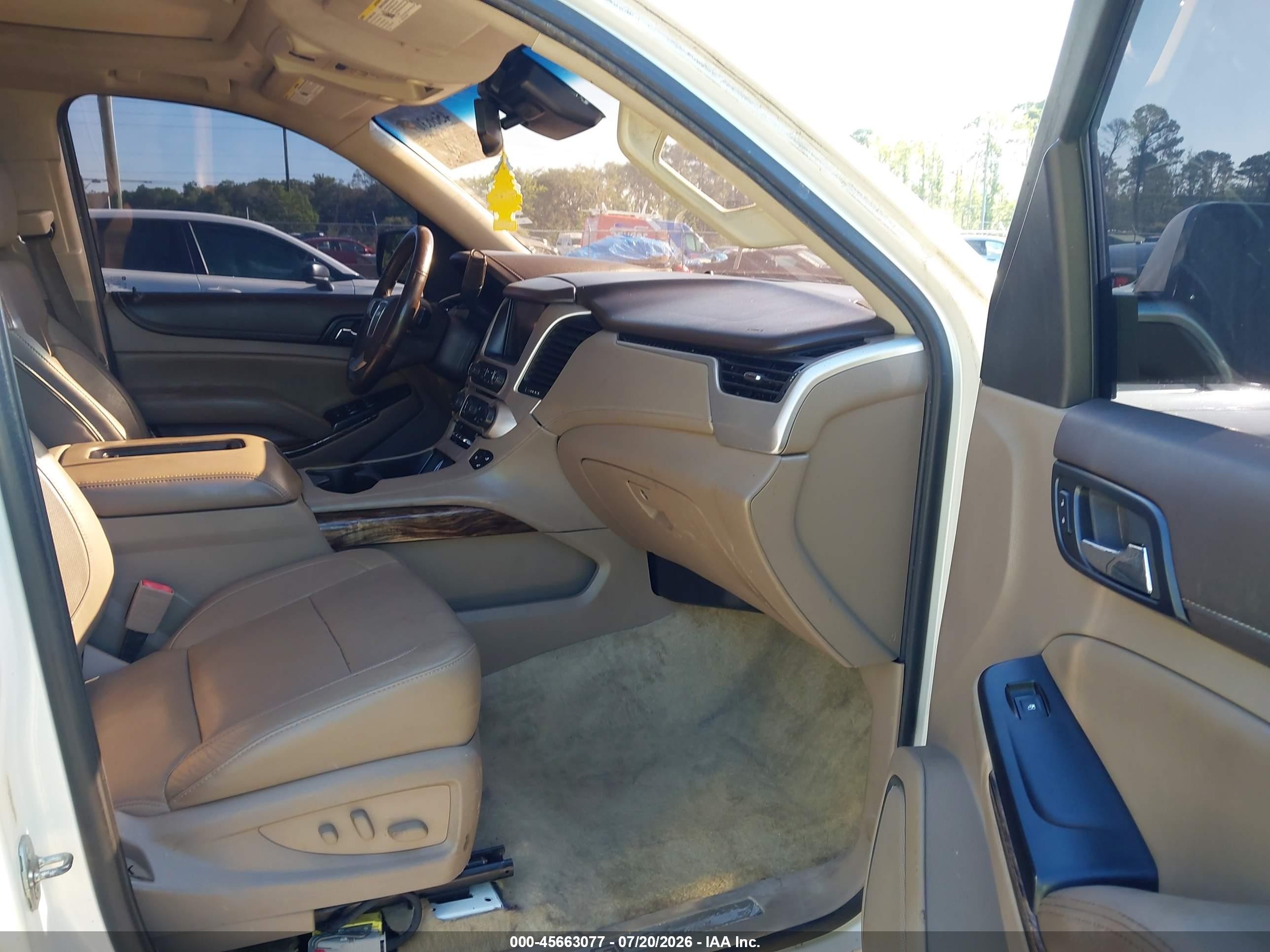 2015 Gmc Yukon Xl 1500 Slt Cream vin: 1GKS2HKC6FR234936