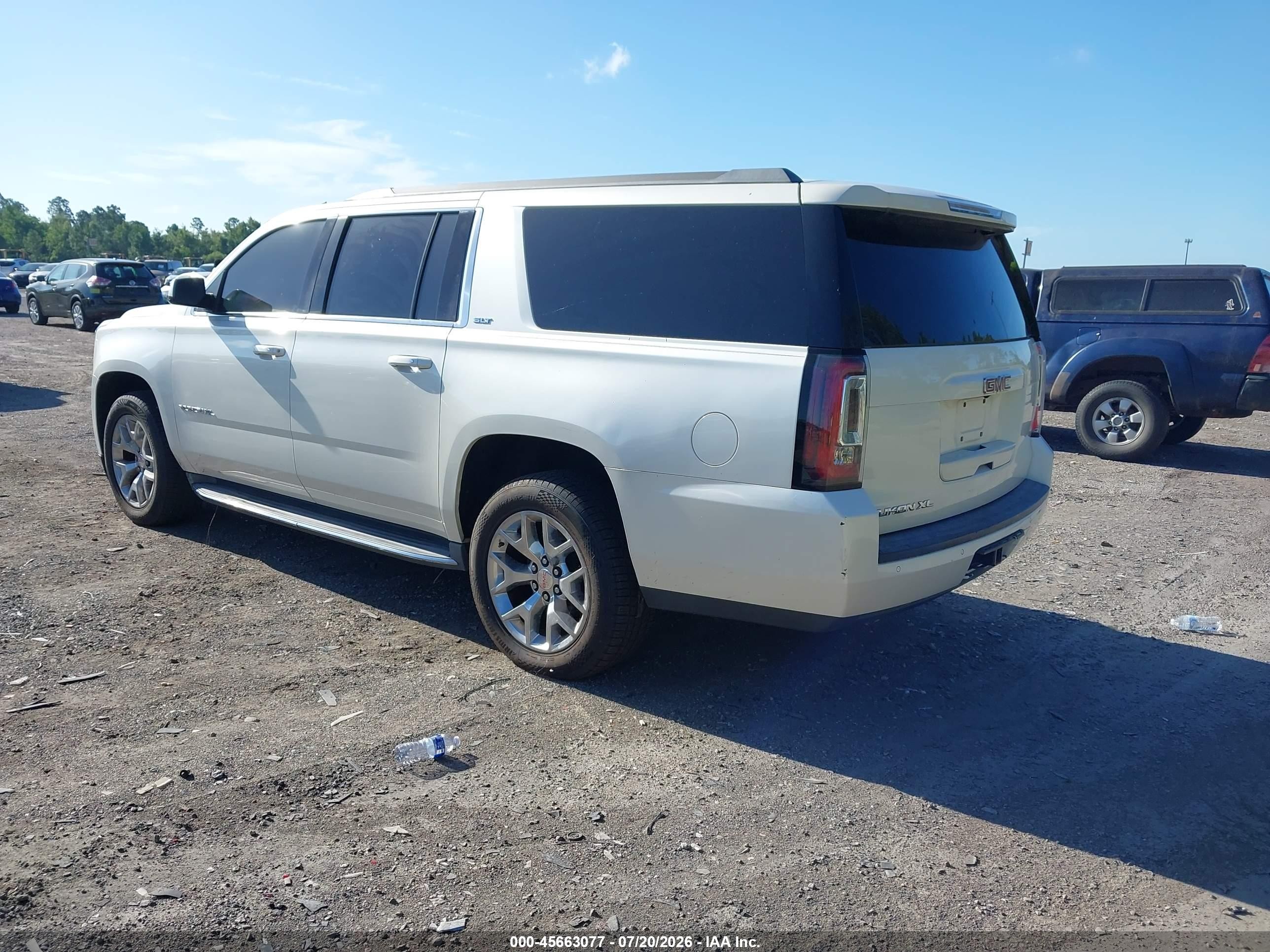 2015 Gmc Yukon Xl 1500 Slt Cream vin: 1GKS2HKC6FR234936