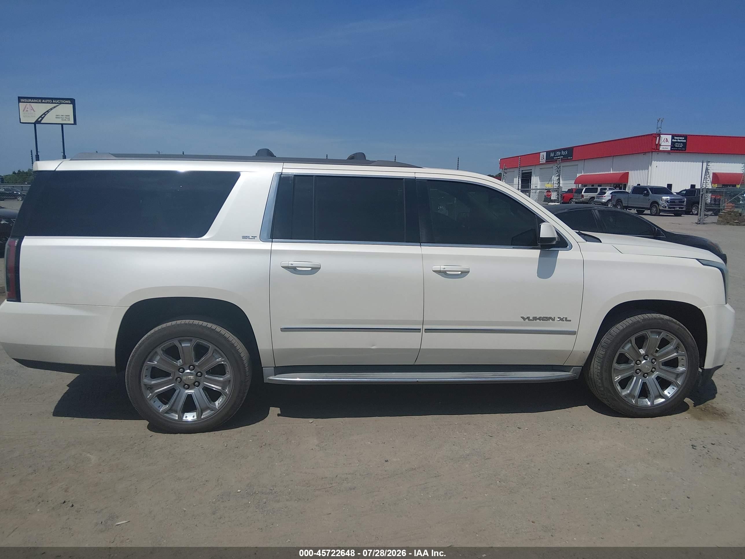2015 Gmc Yukon Xl 1500 Slt White vin: 1GKS2HKC7FR175041