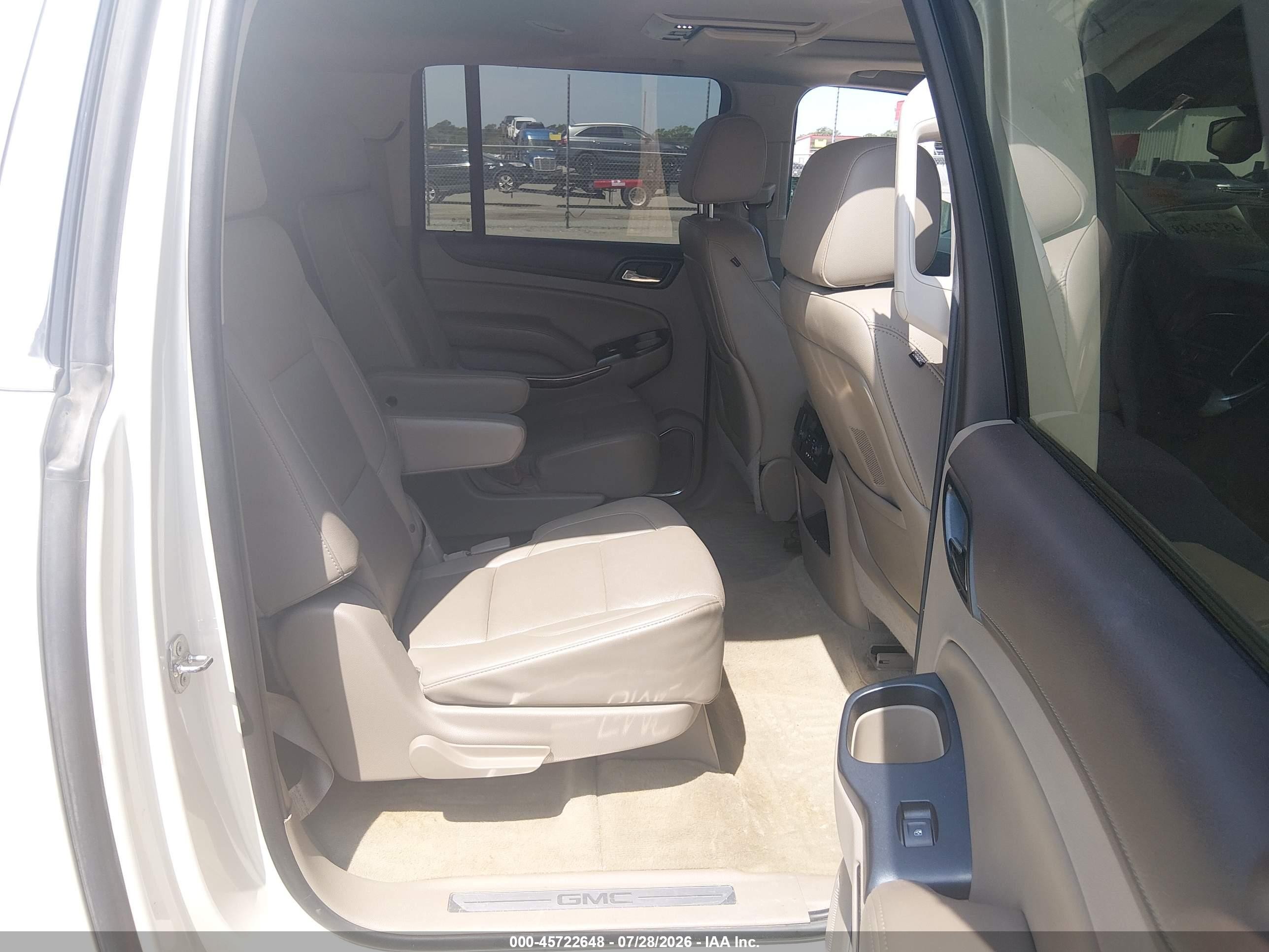 2015 Gmc Yukon Xl 1500 Slt White vin: 1GKS2HKC7FR175041