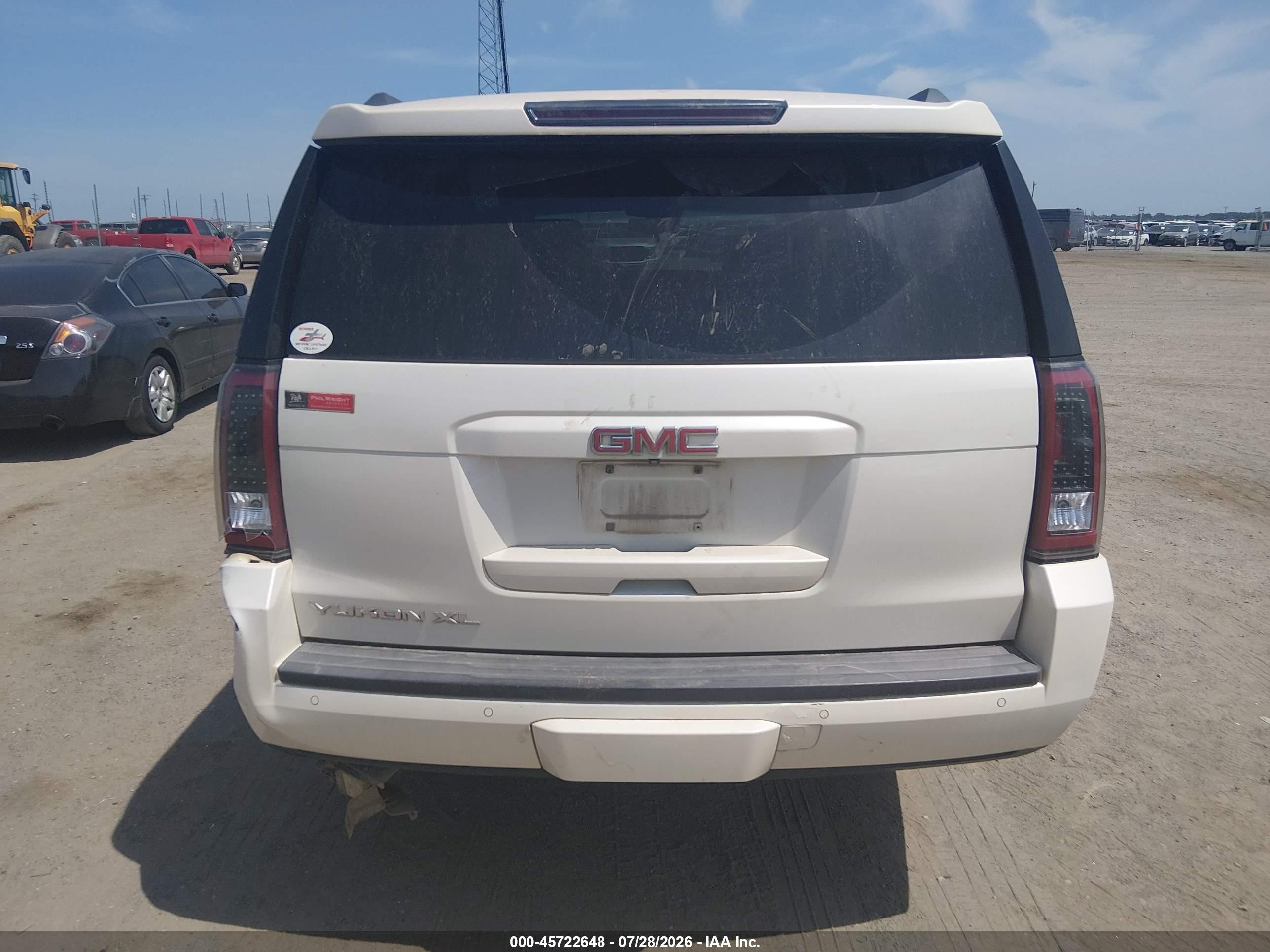 2015 Gmc Yukon Xl 1500 Slt White vin: 1GKS2HKC7FR175041