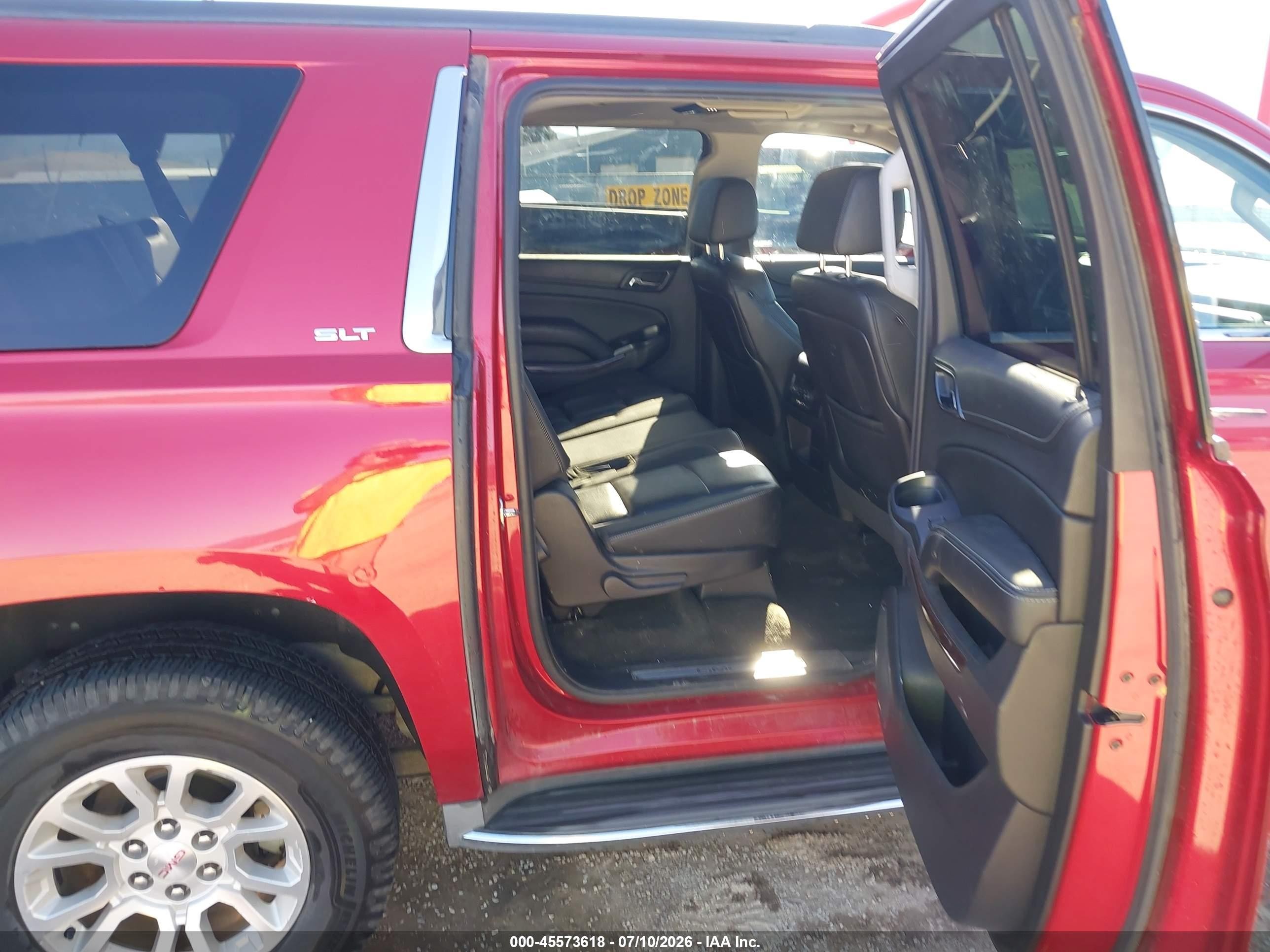2015 Gmc Yukon Xl 1500 Slt Red vin: 1GKS2HKC7FR197685