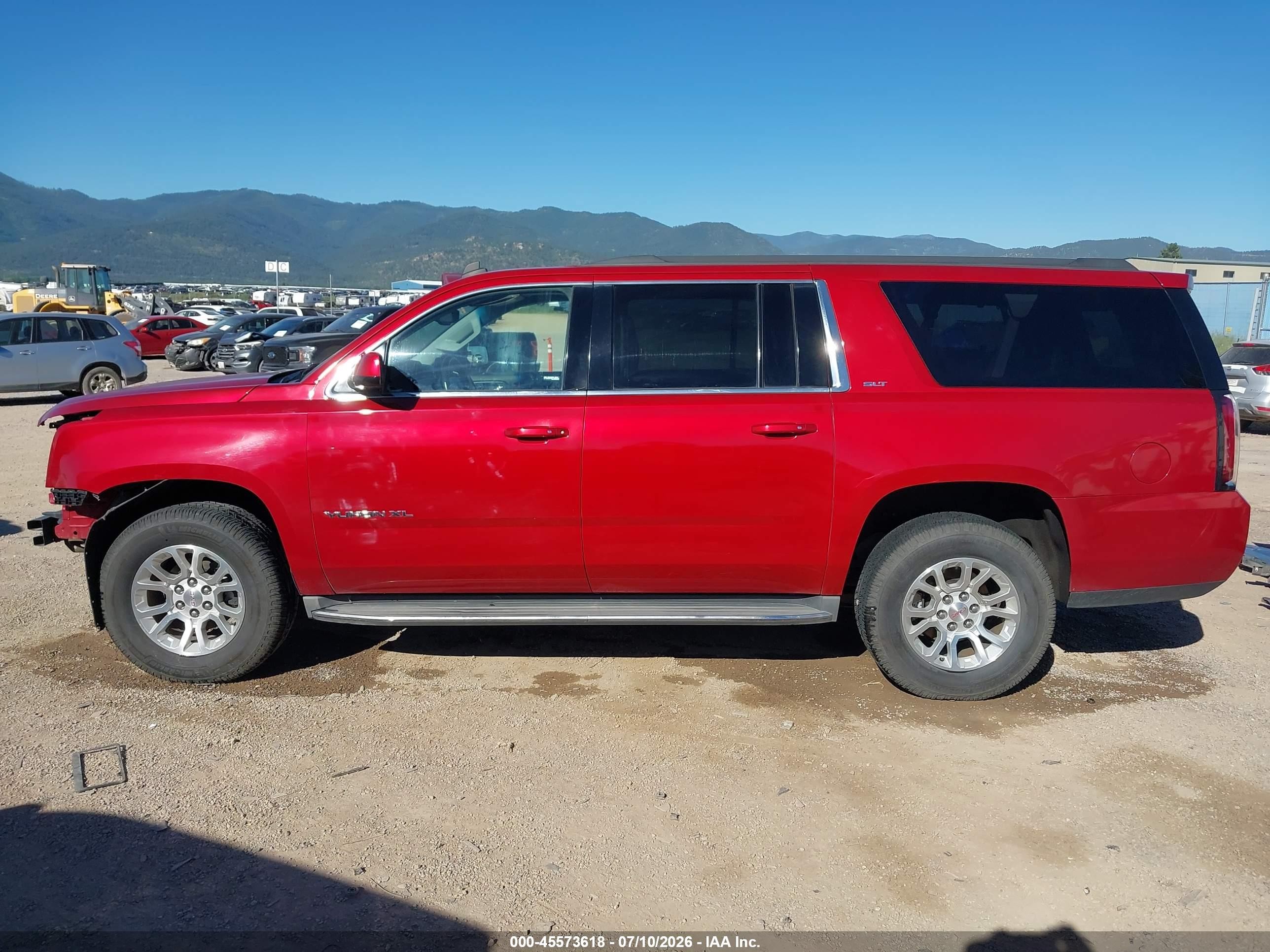 2015 Gmc Yukon Xl 1500 Slt Red vin: 1GKS2HKC7FR197685