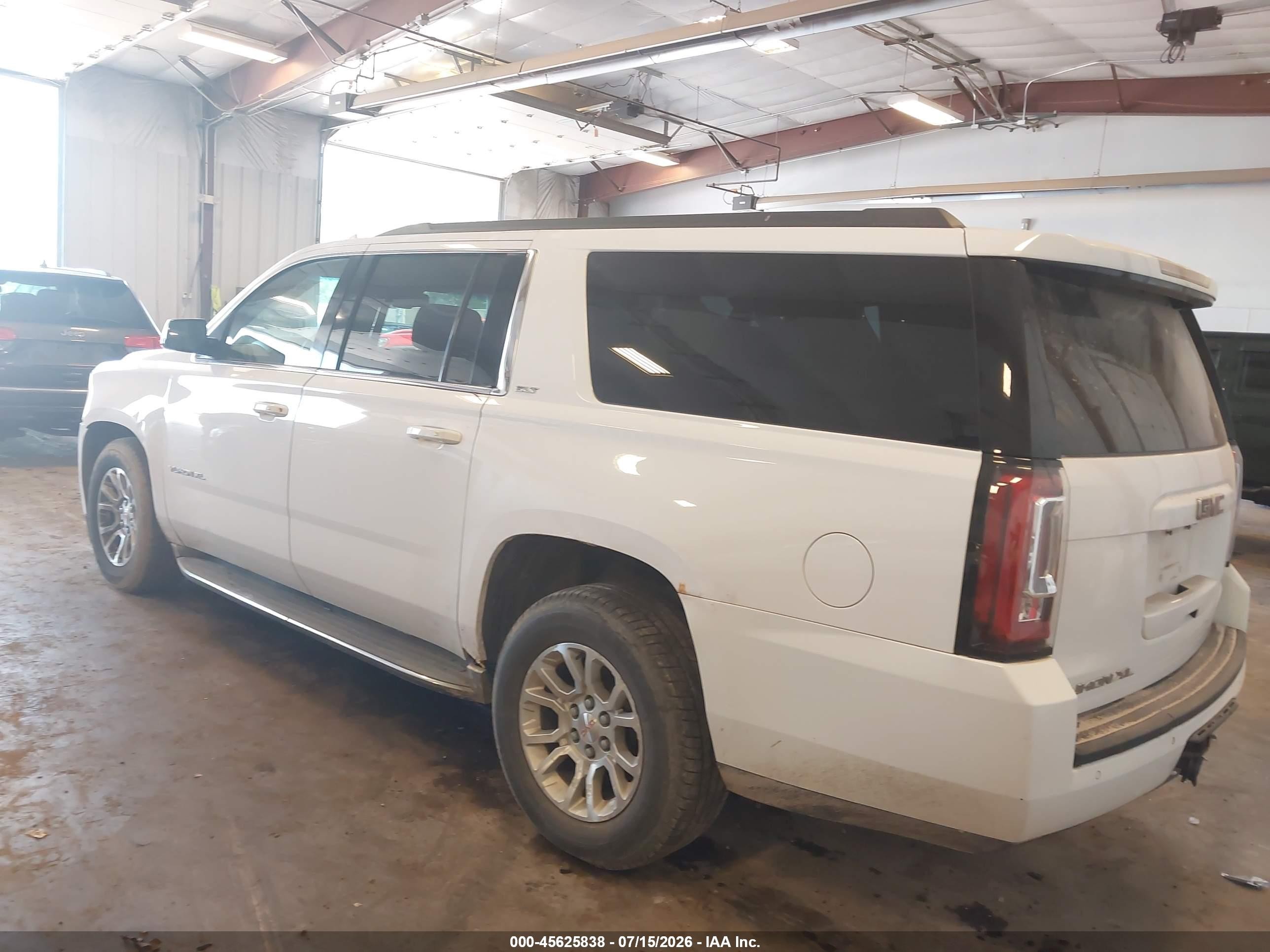 2015 Gmc Yukon Xl 1500 Slt White vin: 1GKS2HKC9FR535409