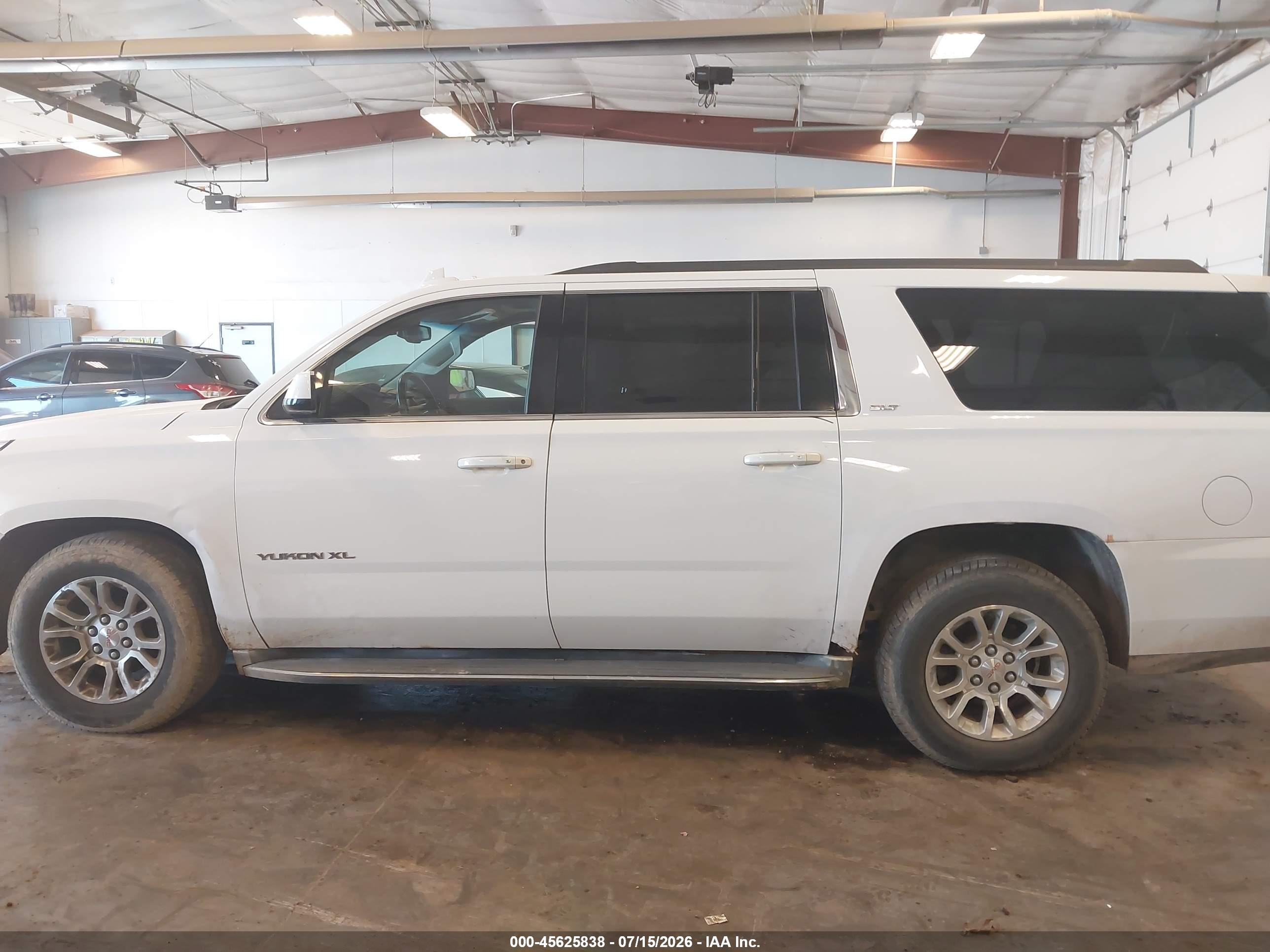 2015 Gmc Yukon Xl 1500 Slt White vin: 1GKS2HKC9FR535409